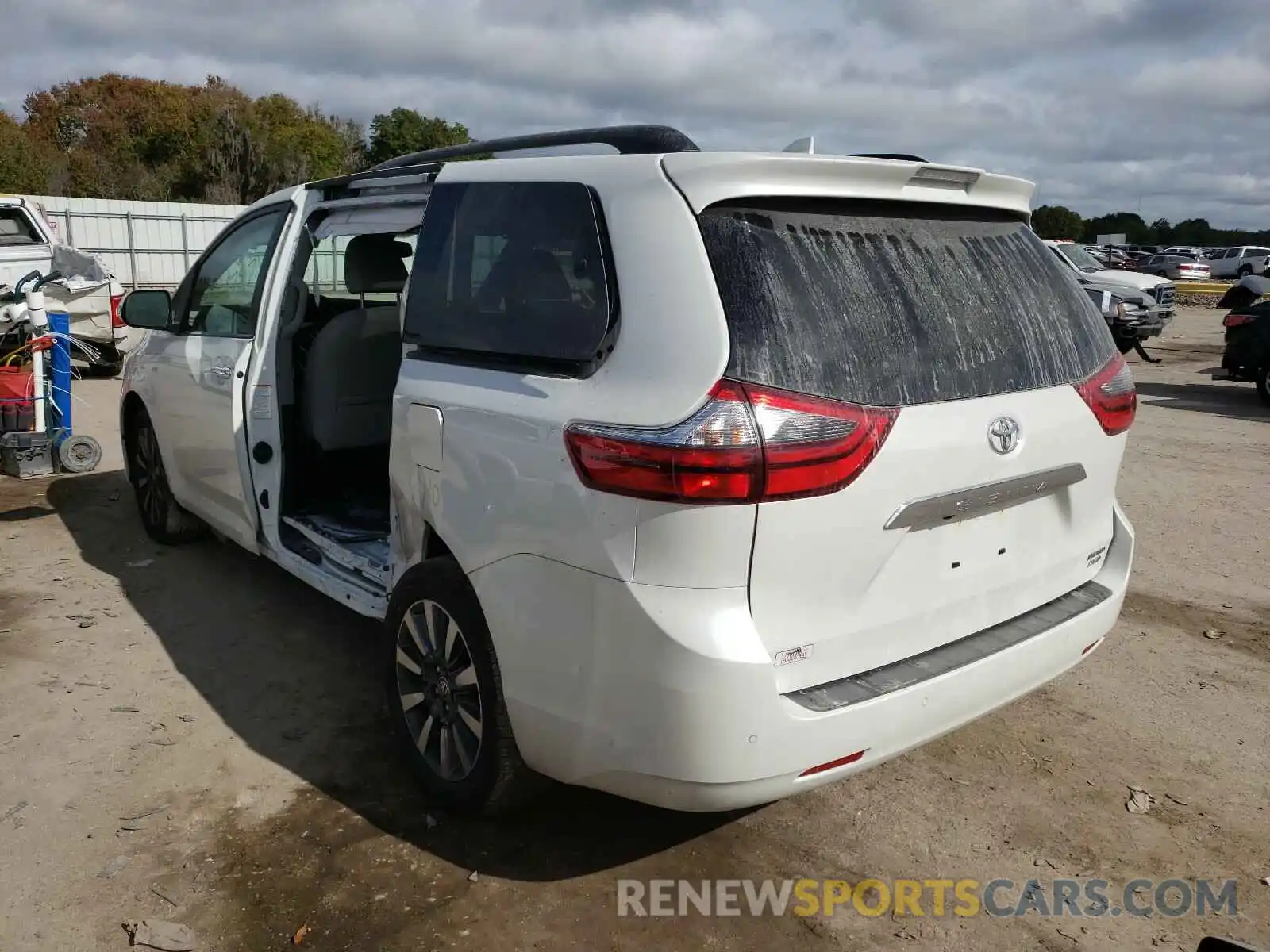 3 Photograph of a damaged car 5TDDZ3DC1LS250295 TOYOTA SIENNA 2020