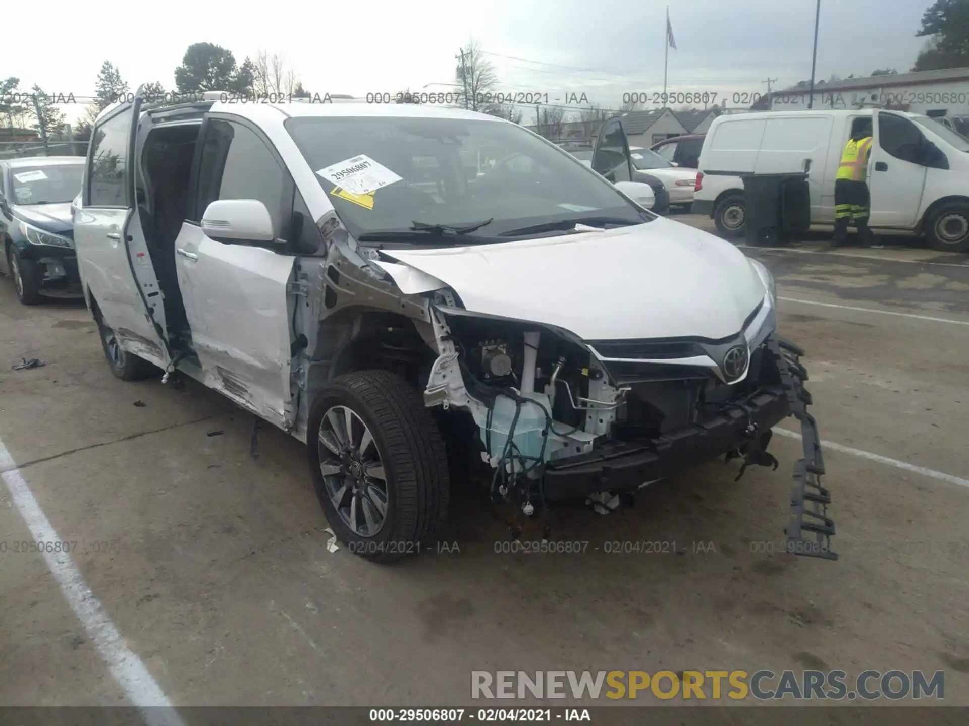 1 Photograph of a damaged car 5TDDZ3DC1LS250524 TOYOTA SIENNA 2020