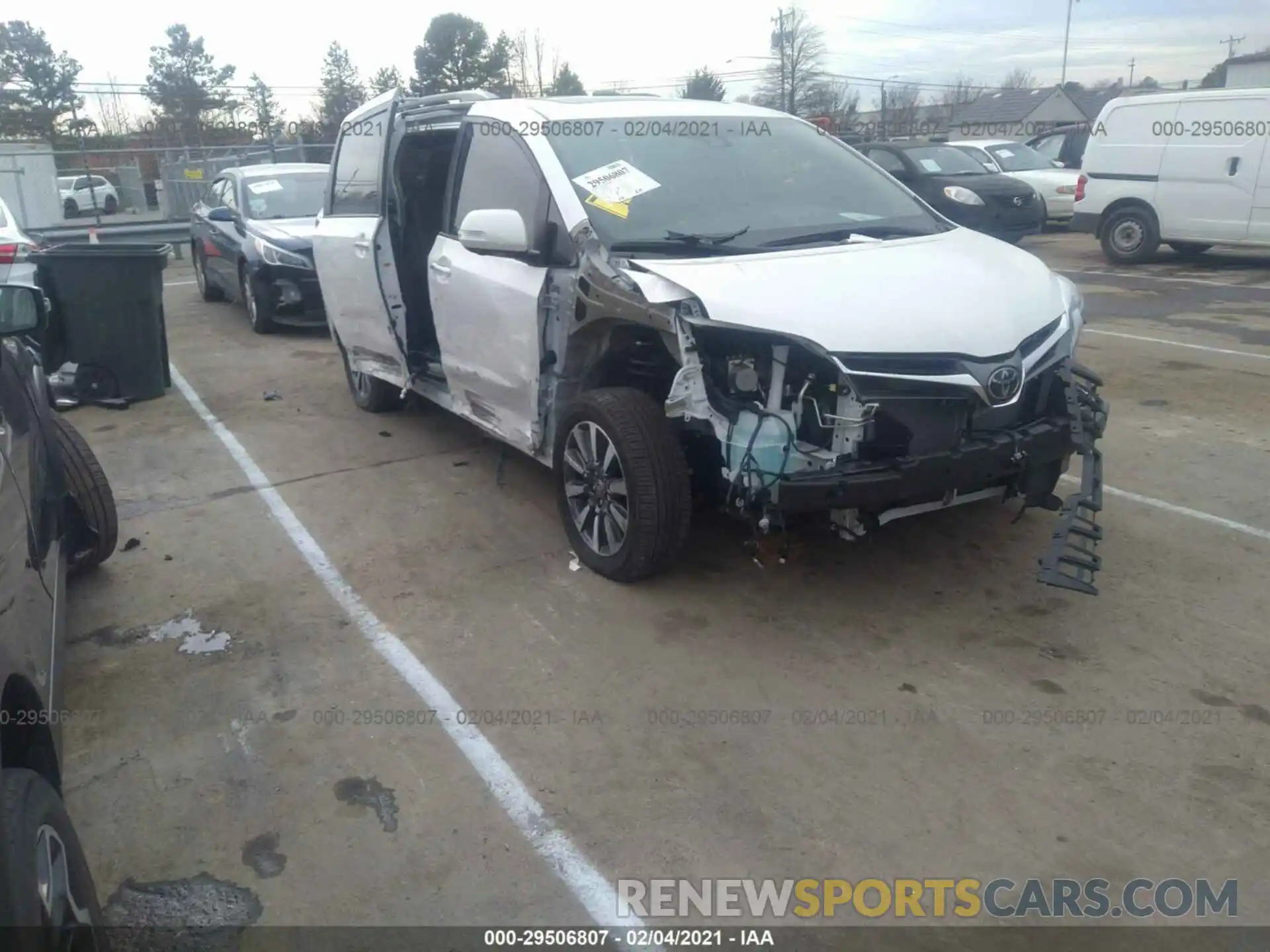 6 Photograph of a damaged car 5TDDZ3DC1LS250524 TOYOTA SIENNA 2020