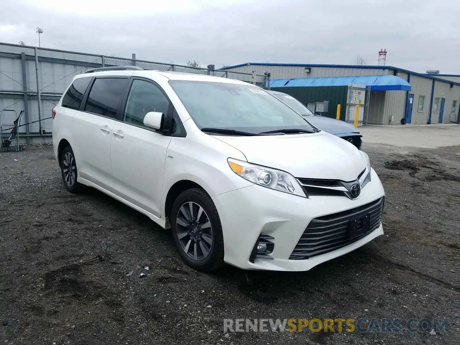 1 Photograph of a damaged car 5TDDZ3DC2LS229021 TOYOTA SIENNA 2020