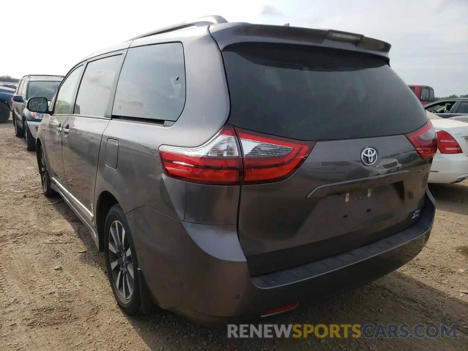 3 Photograph of a damaged car 5TDDZ3DC3LS228122 TOYOTA SIENNA 2020