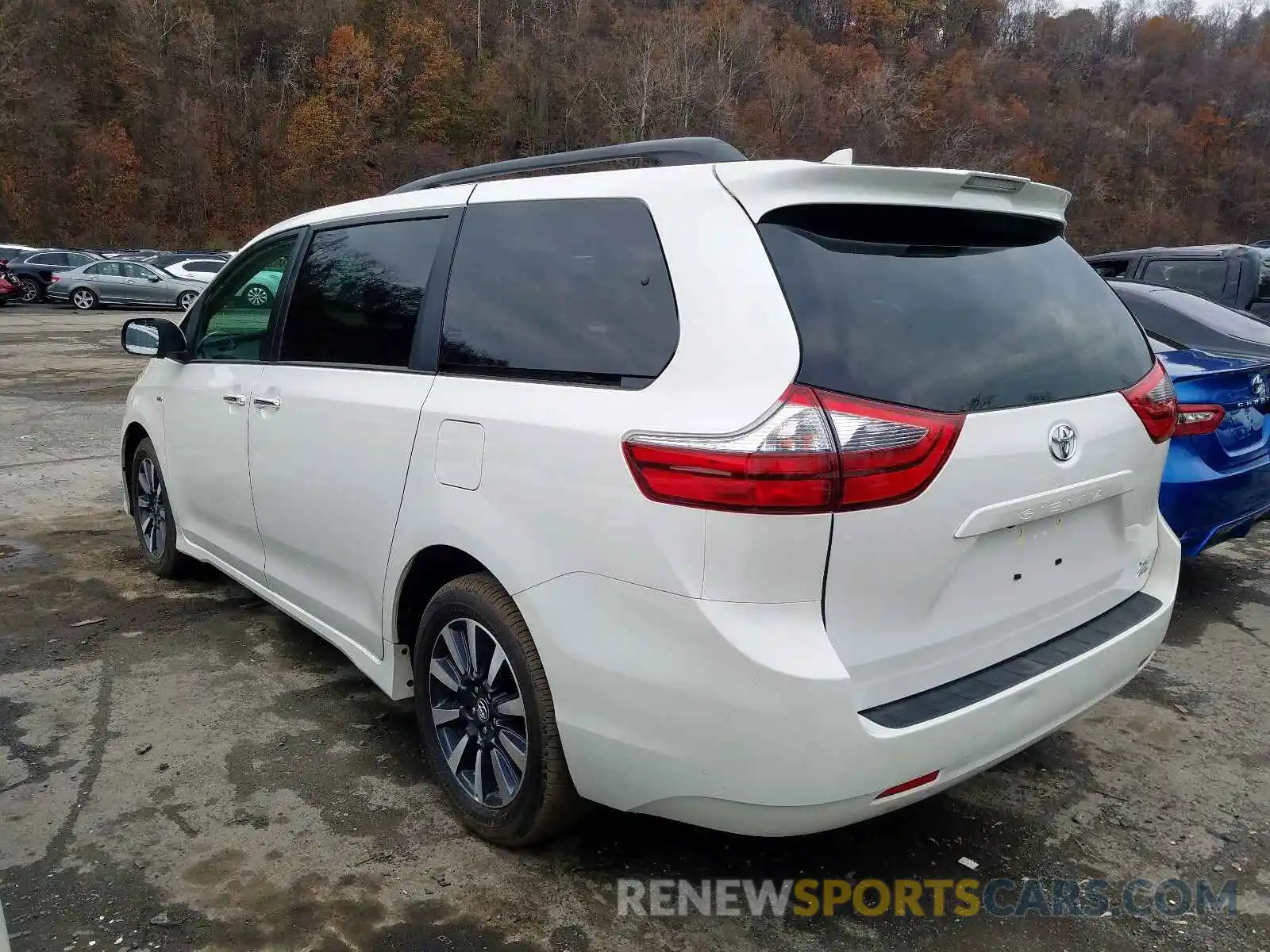 3 Photograph of a damaged car 5TDDZ3DC3LS229240 TOYOTA SIENNA 2020