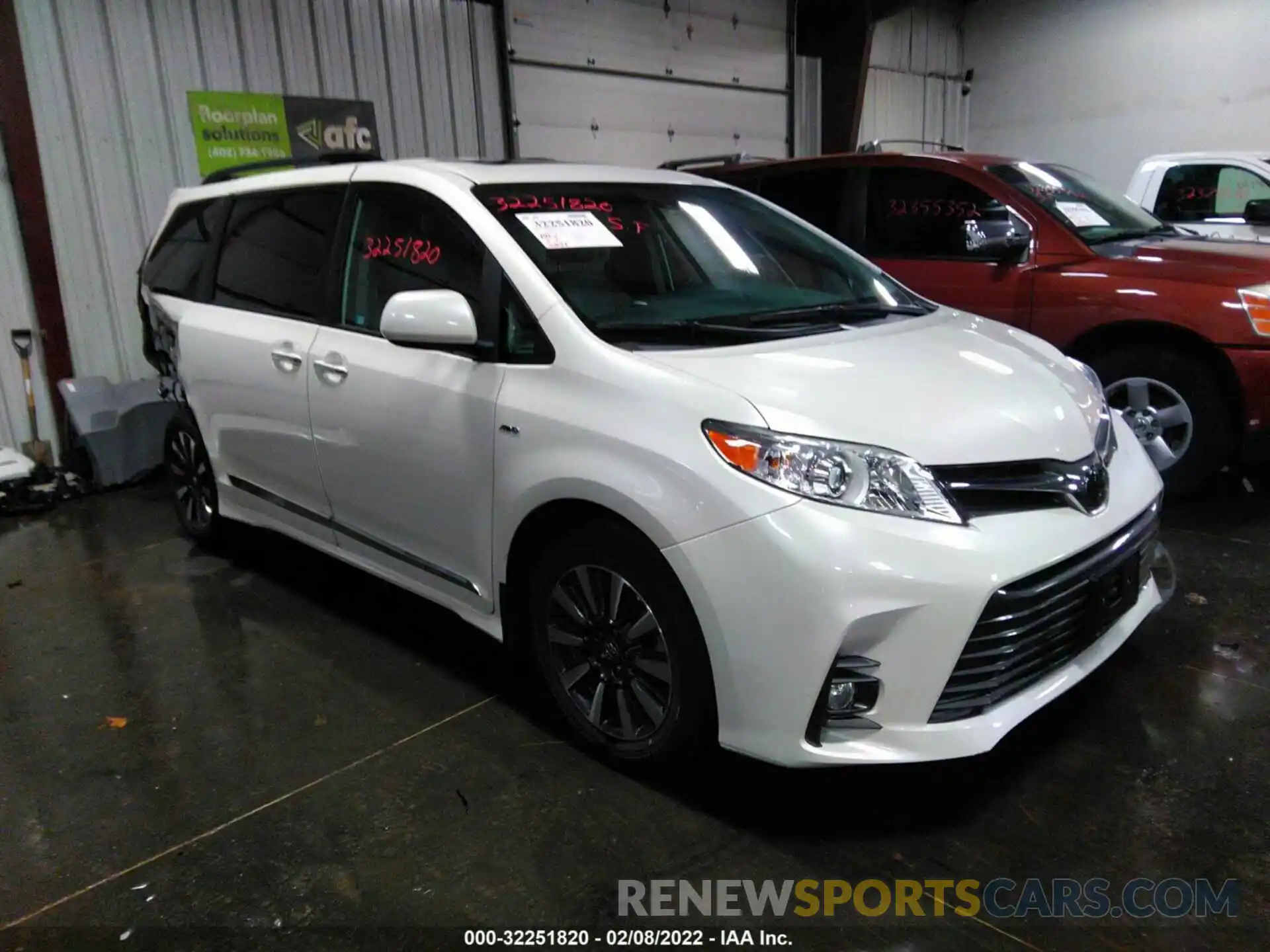 1 Photograph of a damaged car 5TDDZ3DC3LS230338 TOYOTA SIENNA 2020