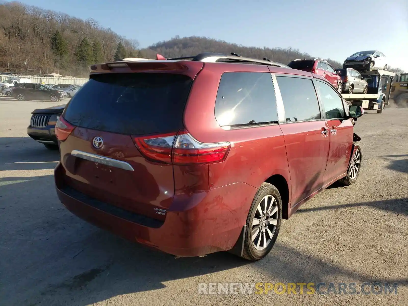 4 Photograph of a damaged car 5TDDZ3DC3LS233448 TOYOTA SIENNA 2020