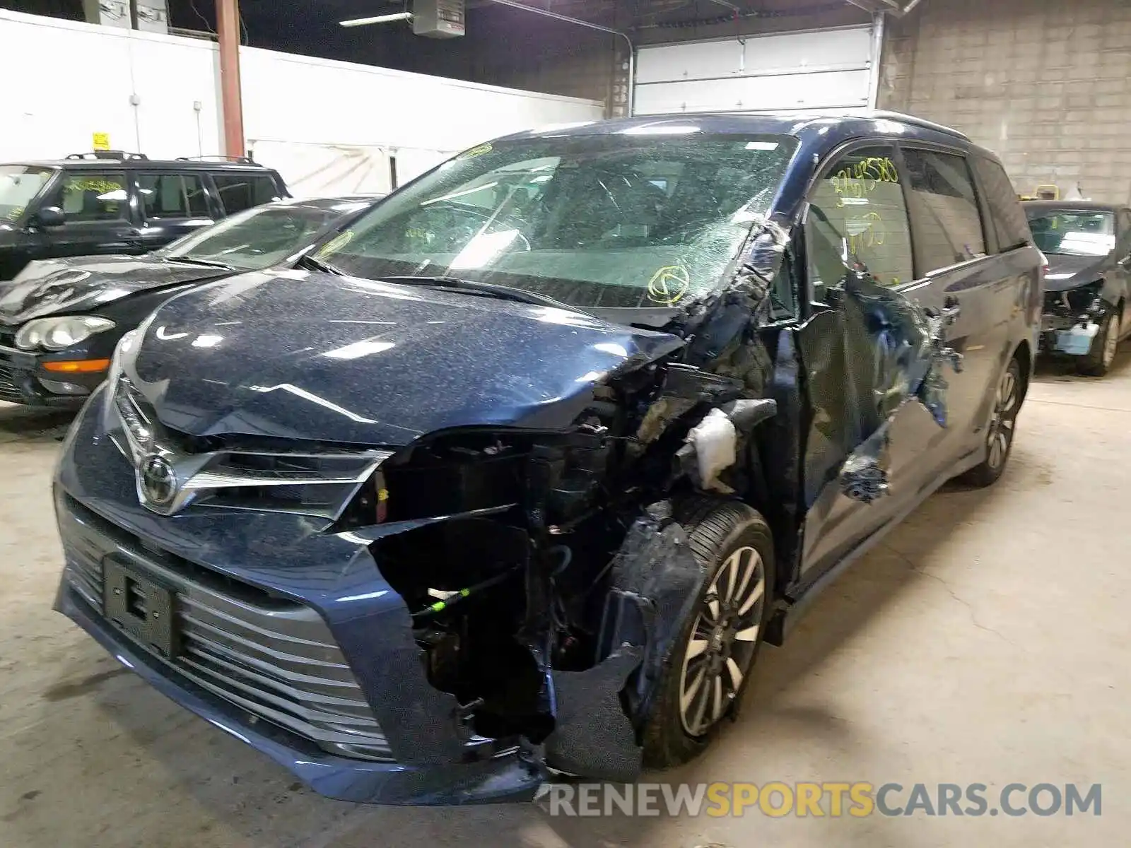 2 Photograph of a damaged car 5TDDZ3DC3LS234230 TOYOTA SIENNA 2020