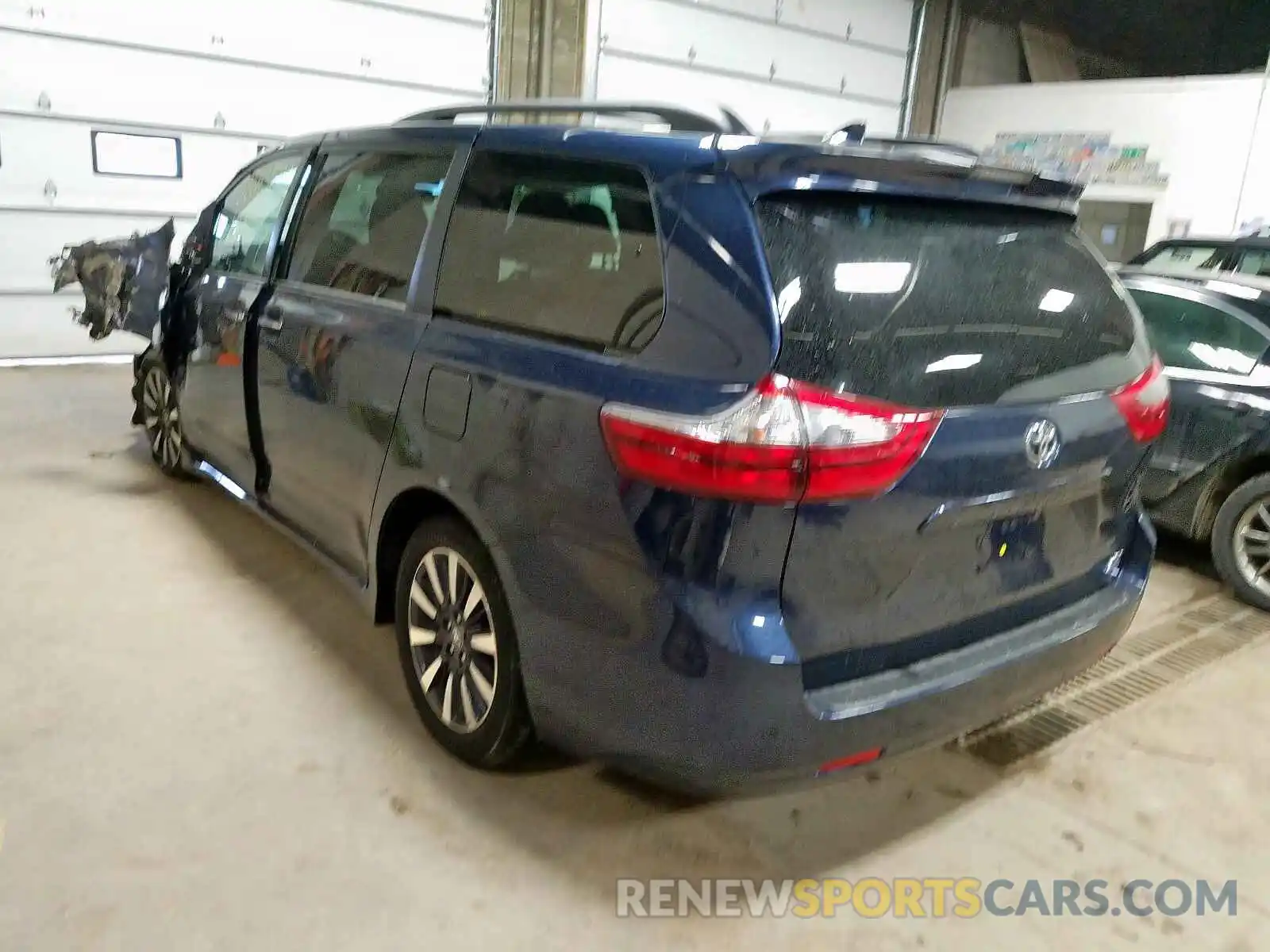 3 Photograph of a damaged car 5TDDZ3DC3LS234230 TOYOTA SIENNA 2020