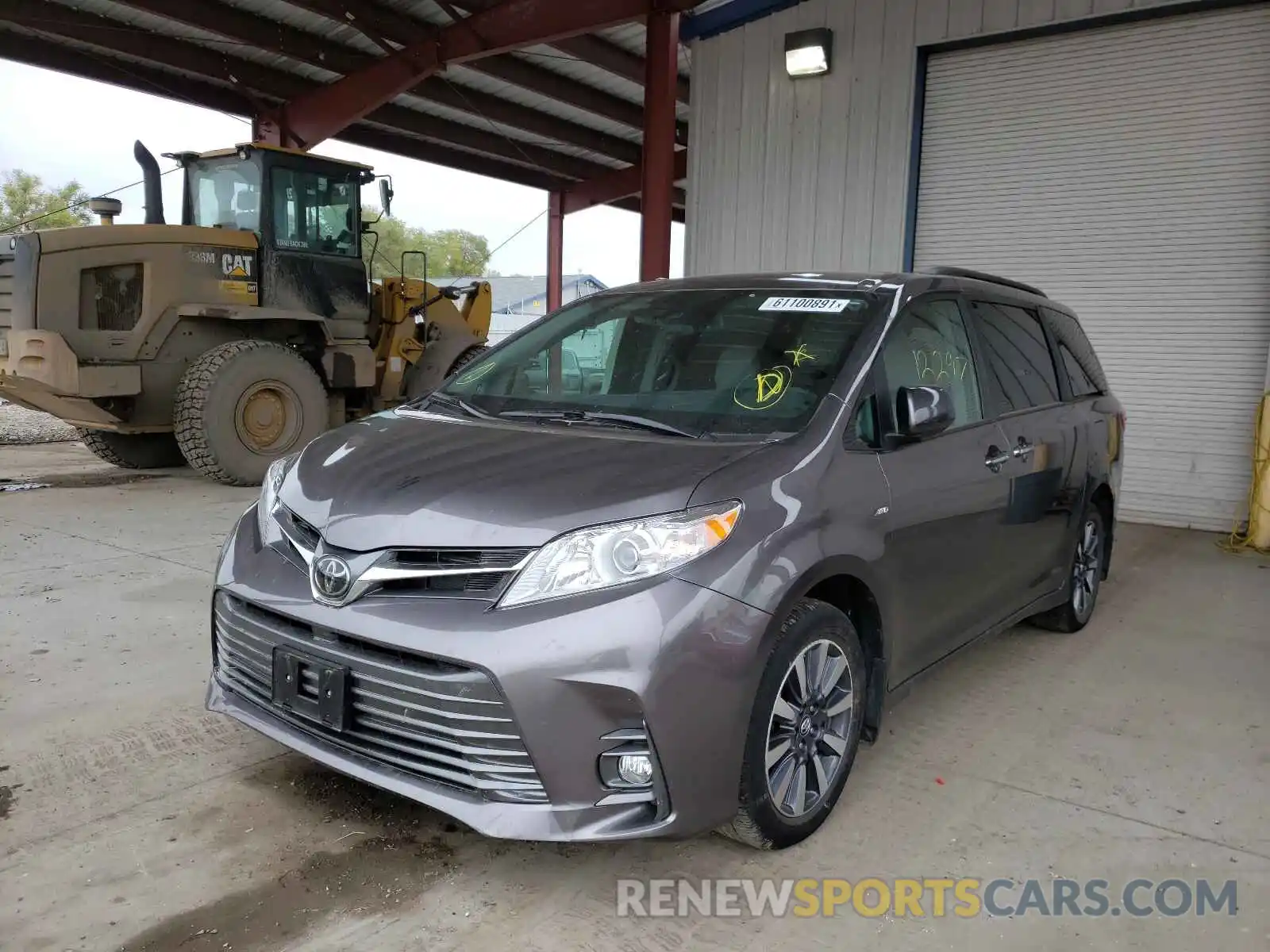 2 Photograph of a damaged car 5TDDZ3DC3LS240884 TOYOTA SIENNA 2020