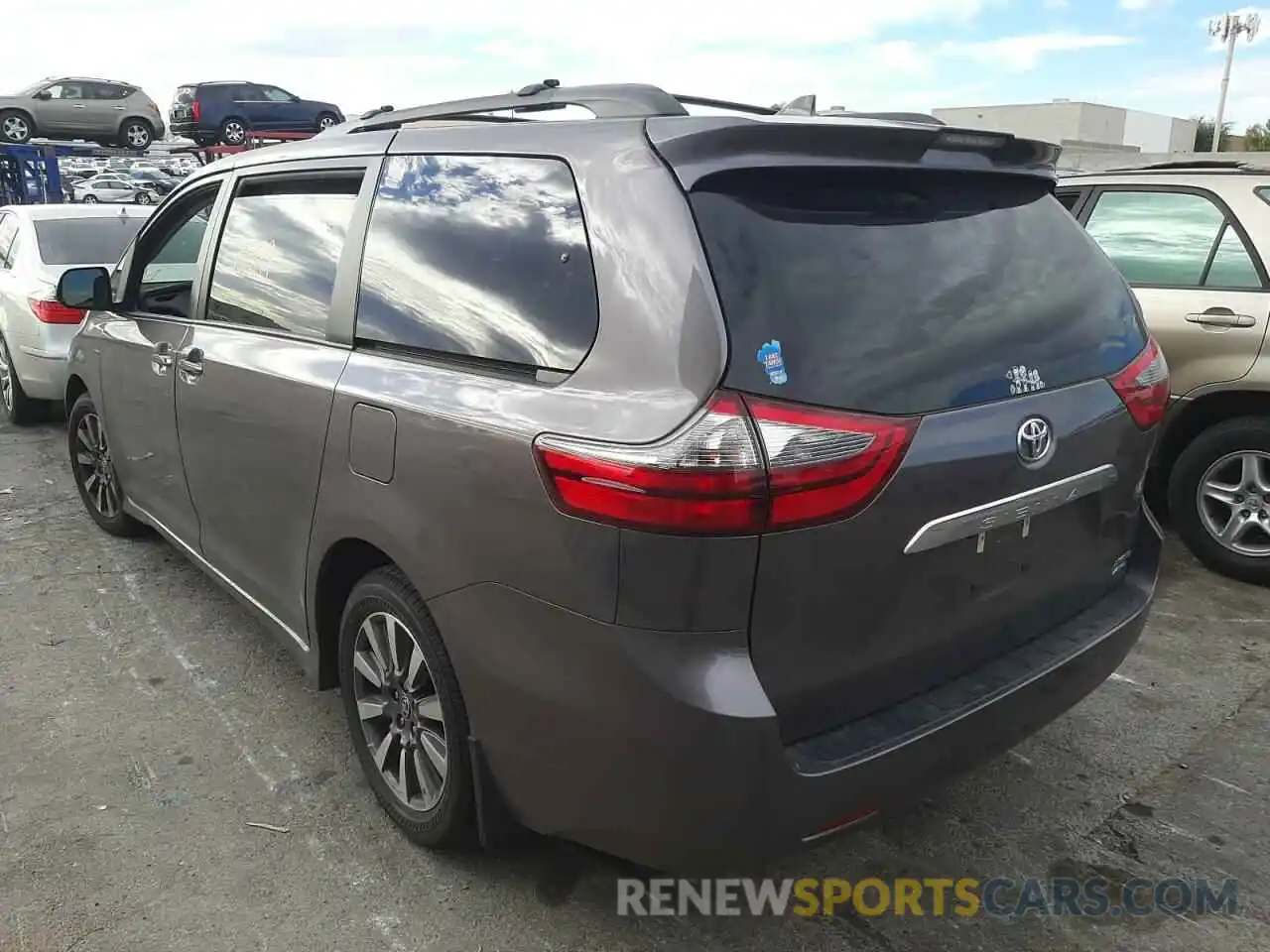 3 Photograph of a damaged car 5TDDZ3DC3LS243140 TOYOTA SIENNA 2020