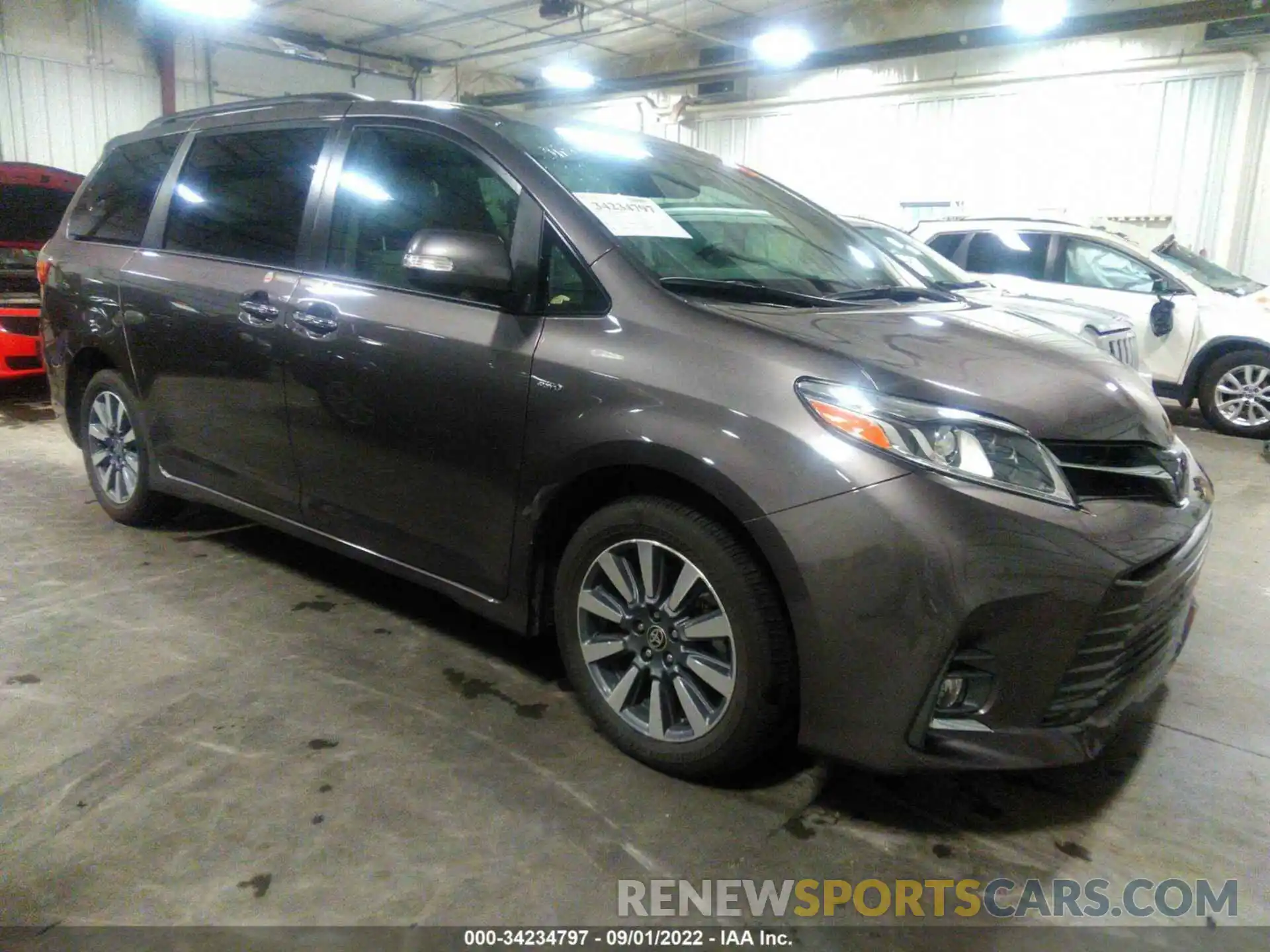 1 Photograph of a damaged car 5TDDZ3DC3LS249844 TOYOTA SIENNA 2020