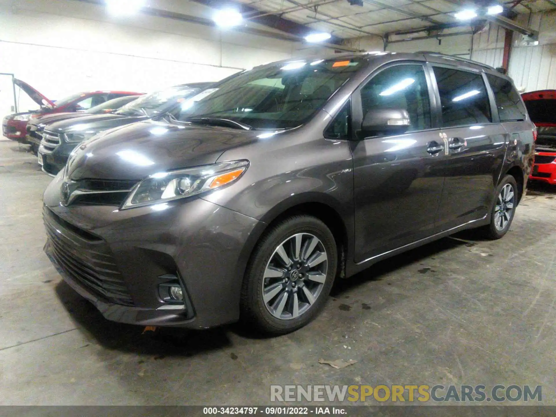 2 Photograph of a damaged car 5TDDZ3DC3LS249844 TOYOTA SIENNA 2020