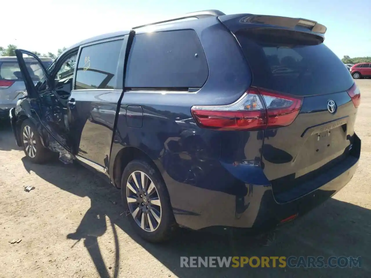 3 Photograph of a damaged car 5TDDZ3DC3LS251254 TOYOTA SIENNA 2020