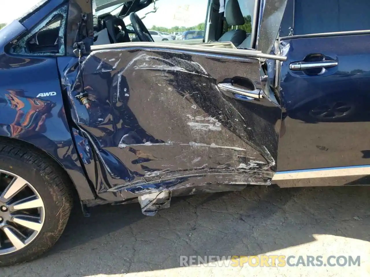 9 Photograph of a damaged car 5TDDZ3DC3LS251254 TOYOTA SIENNA 2020