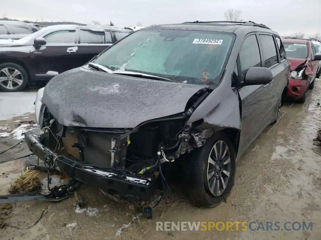 2 Photograph of a damaged car 5TDDZ3DC4LS228677 TOYOTA SIENNA 2020