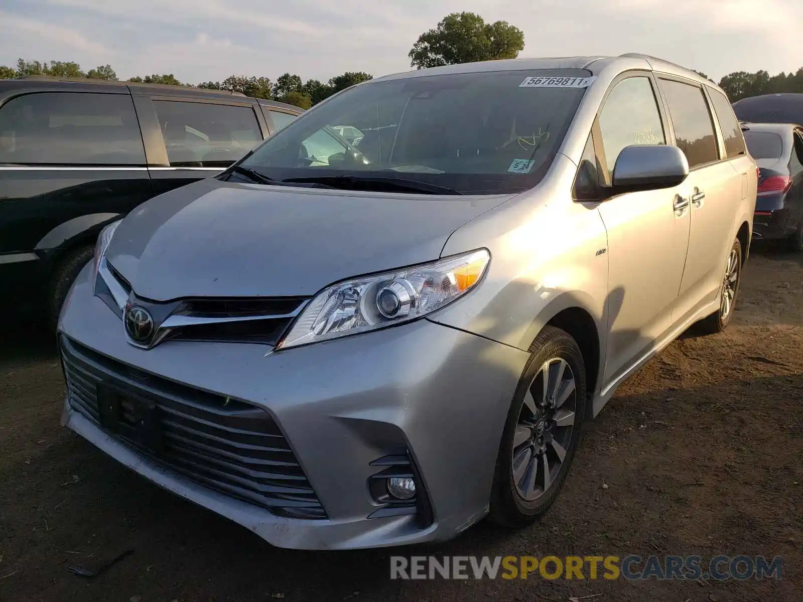 2 Photograph of a damaged car 5TDDZ3DC4LS228887 TOYOTA SIENNA 2020