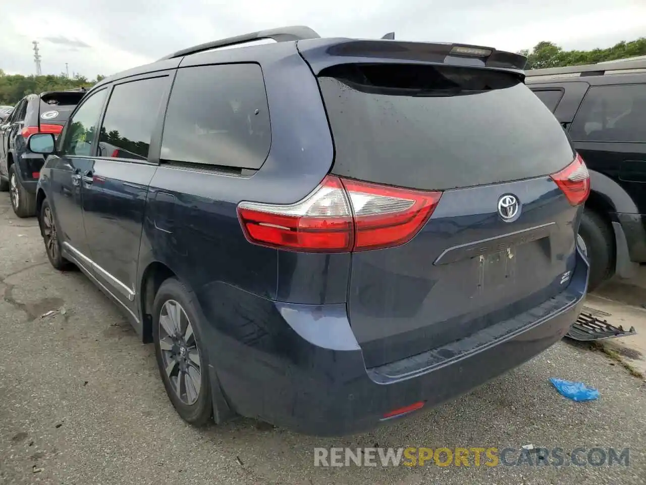 3 Photograph of a damaged car 5TDDZ3DC4LS231529 TOYOTA SIENNA 2020