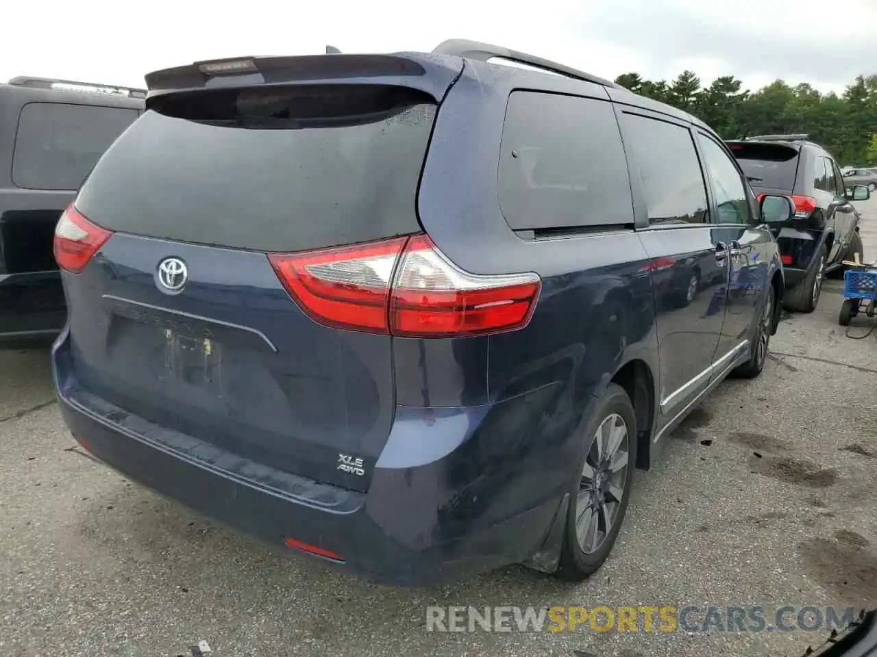 4 Photograph of a damaged car 5TDDZ3DC4LS231529 TOYOTA SIENNA 2020