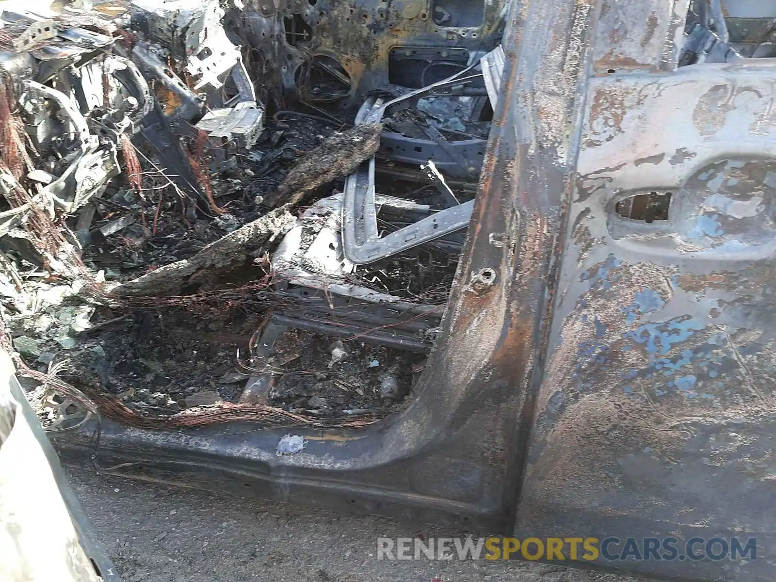 10 Photograph of a damaged car 5TDDZ3DC4LS234544 TOYOTA SIENNA 2020
