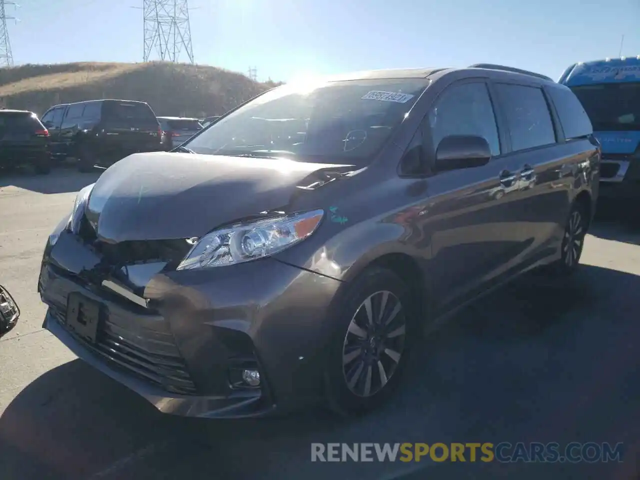 2 Photograph of a damaged car 5TDDZ3DC4LS236472 TOYOTA SIENNA 2020