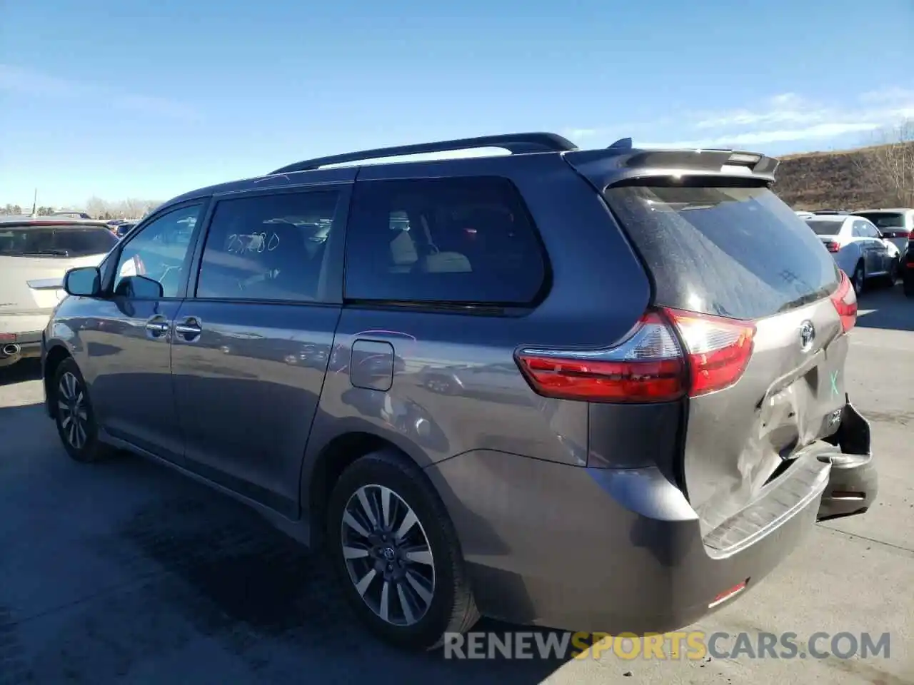 3 Photograph of a damaged car 5TDDZ3DC4LS236472 TOYOTA SIENNA 2020