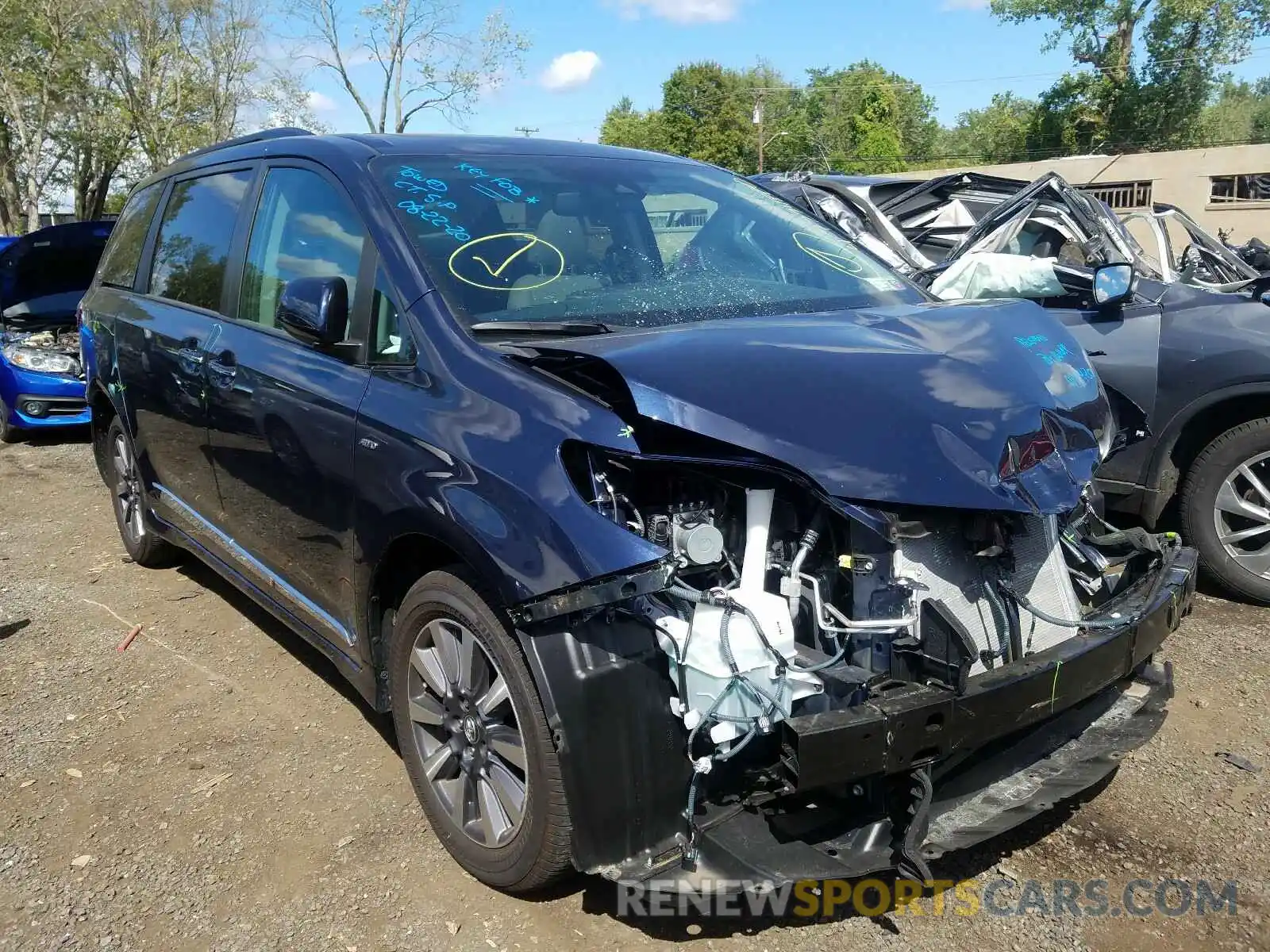 1 Photograph of a damaged car 5TDDZ3DC4LS236598 TOYOTA SIENNA 2020