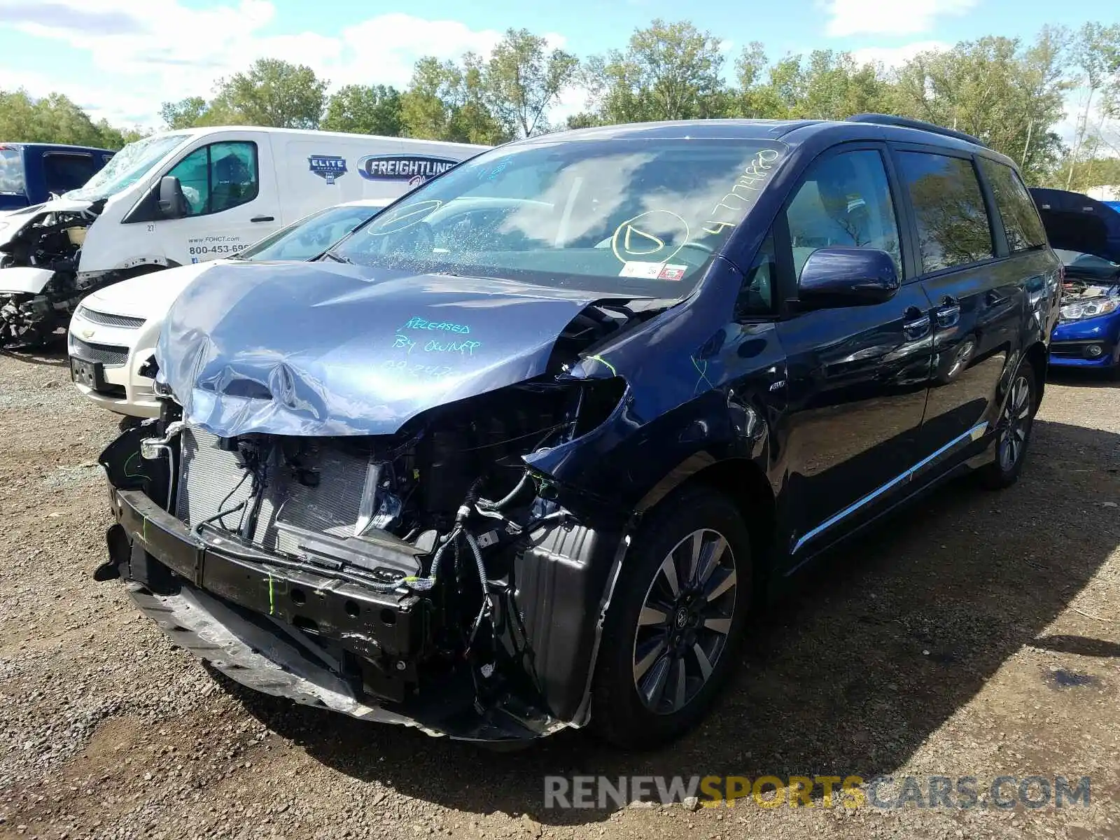 2 Photograph of a damaged car 5TDDZ3DC4LS236598 TOYOTA SIENNA 2020