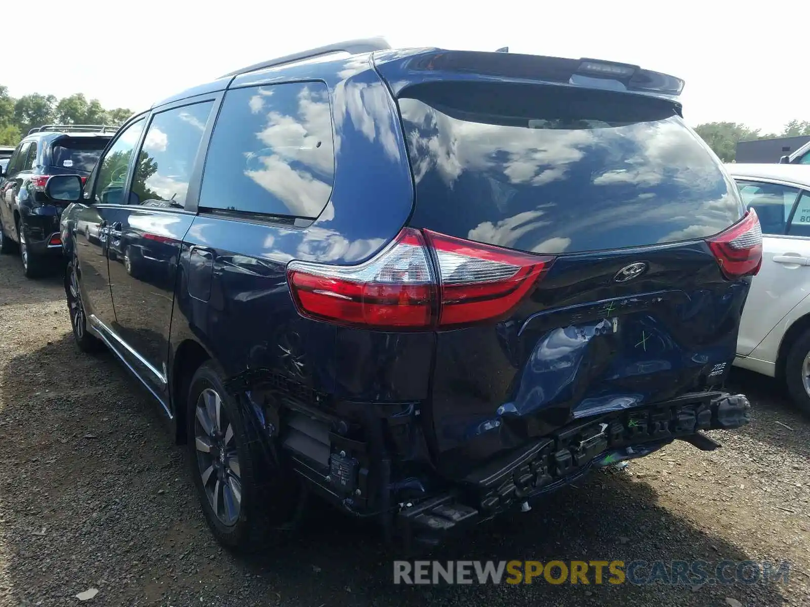 3 Photograph of a damaged car 5TDDZ3DC4LS236598 TOYOTA SIENNA 2020