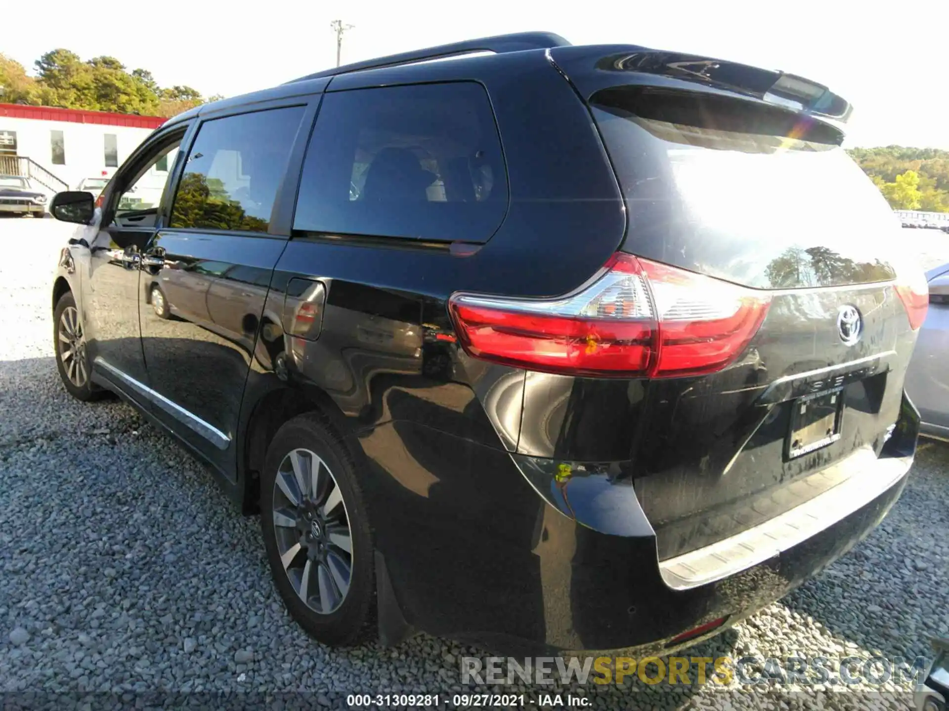 3 Photograph of a damaged car 5TDDZ3DC4LS237489 TOYOTA SIENNA 2020