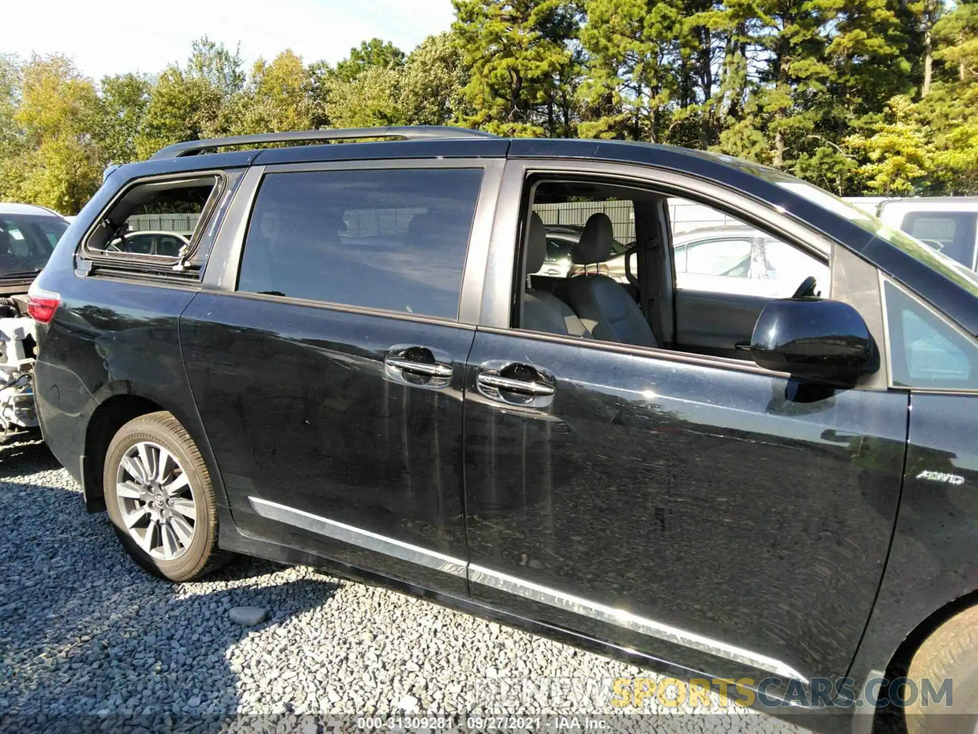 6 Photograph of a damaged car 5TDDZ3DC4LS237489 TOYOTA SIENNA 2020