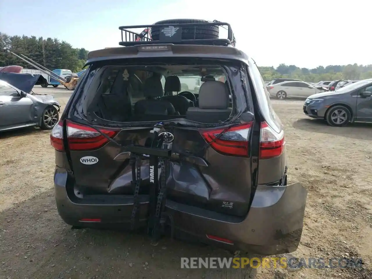 9 Photograph of a damaged car 5TDDZ3DC4LS238951 TOYOTA SIENNA 2020