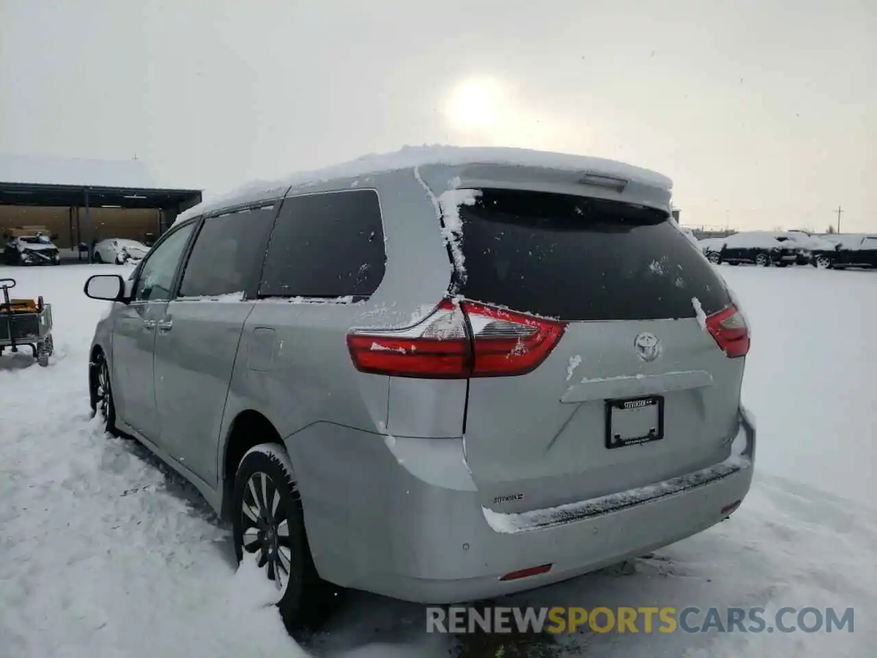 3 Photograph of a damaged car 5TDDZ3DC4LS239159 TOYOTA SIENNA 2020