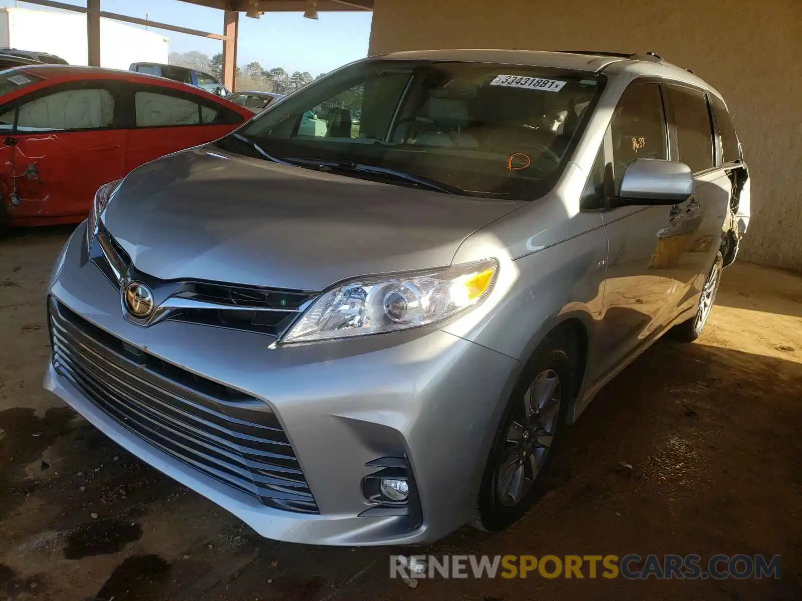 2 Photograph of a damaged car 5TDDZ3DC4LS242126 TOYOTA SIENNA 2020