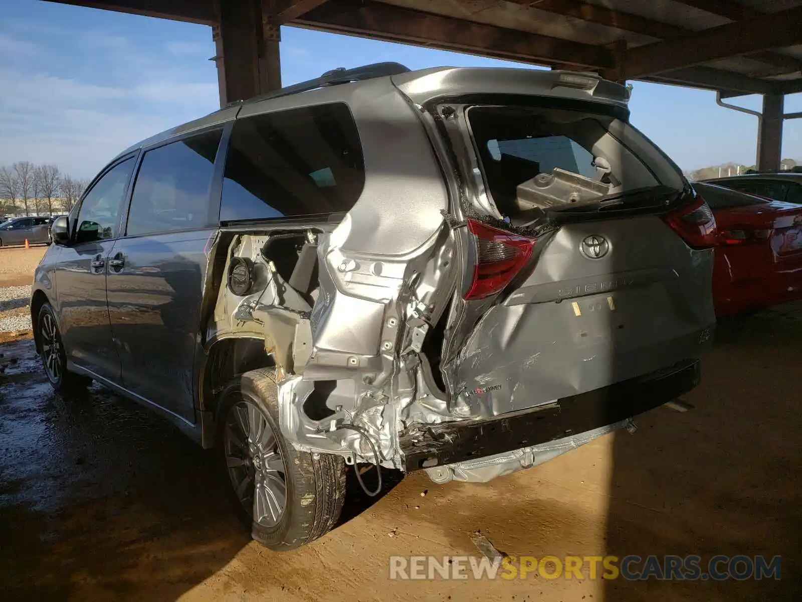 3 Photograph of a damaged car 5TDDZ3DC4LS242126 TOYOTA SIENNA 2020