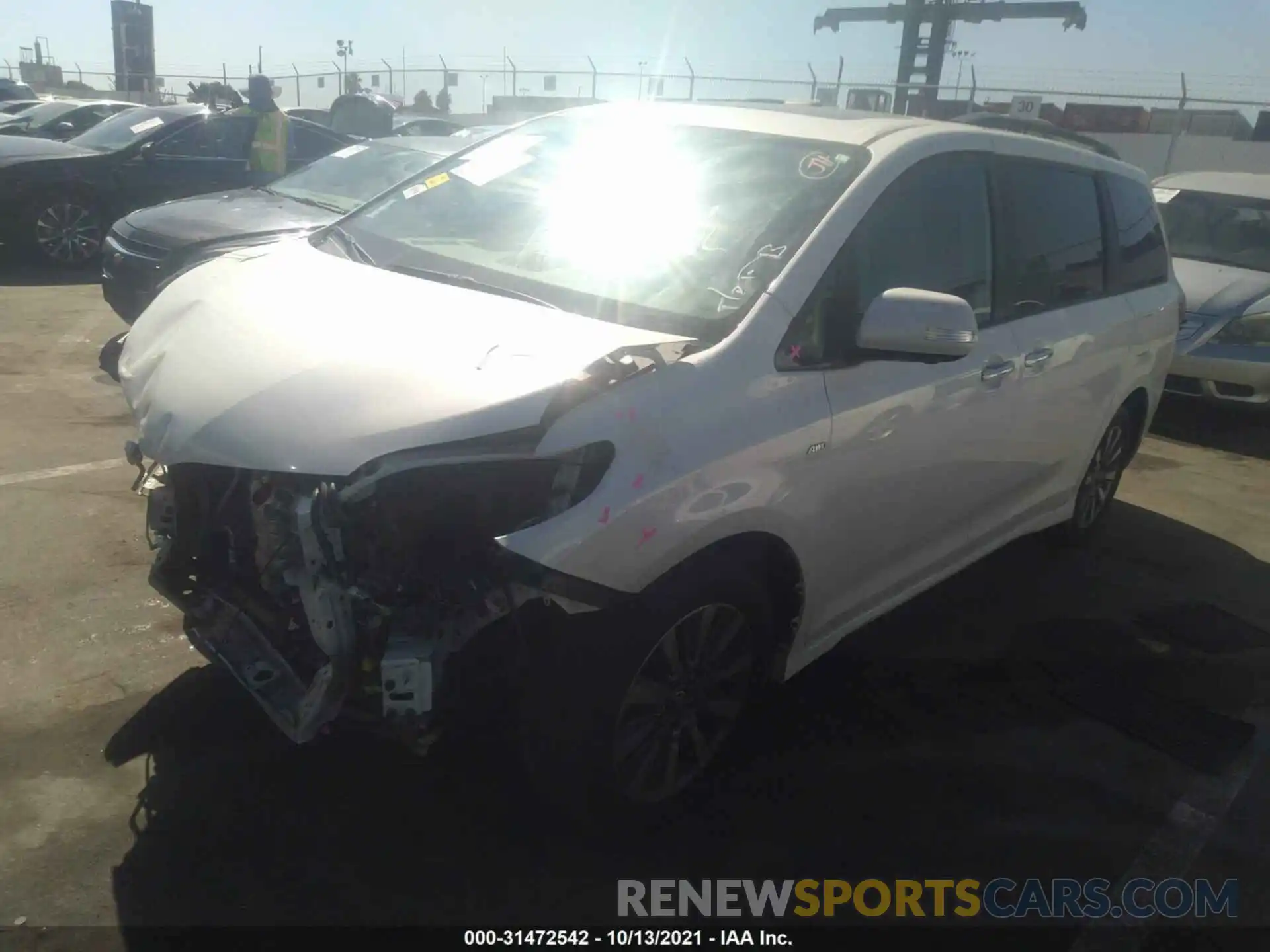 2 Photograph of a damaged car 5TDDZ3DC4LS244006 TOYOTA SIENNA 2020