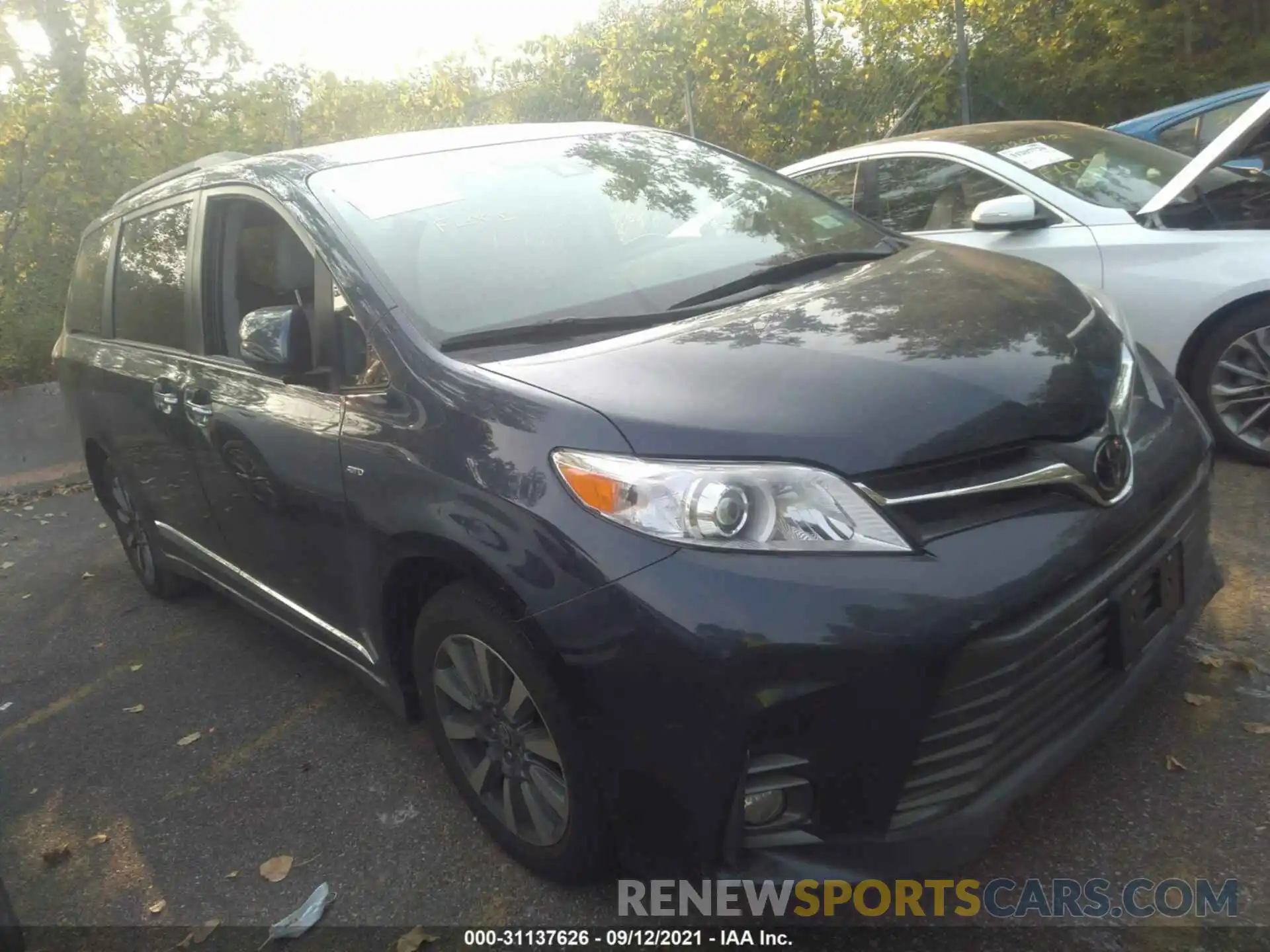 1 Photograph of a damaged car 5TDDZ3DC4LS248234 TOYOTA SIENNA 2020