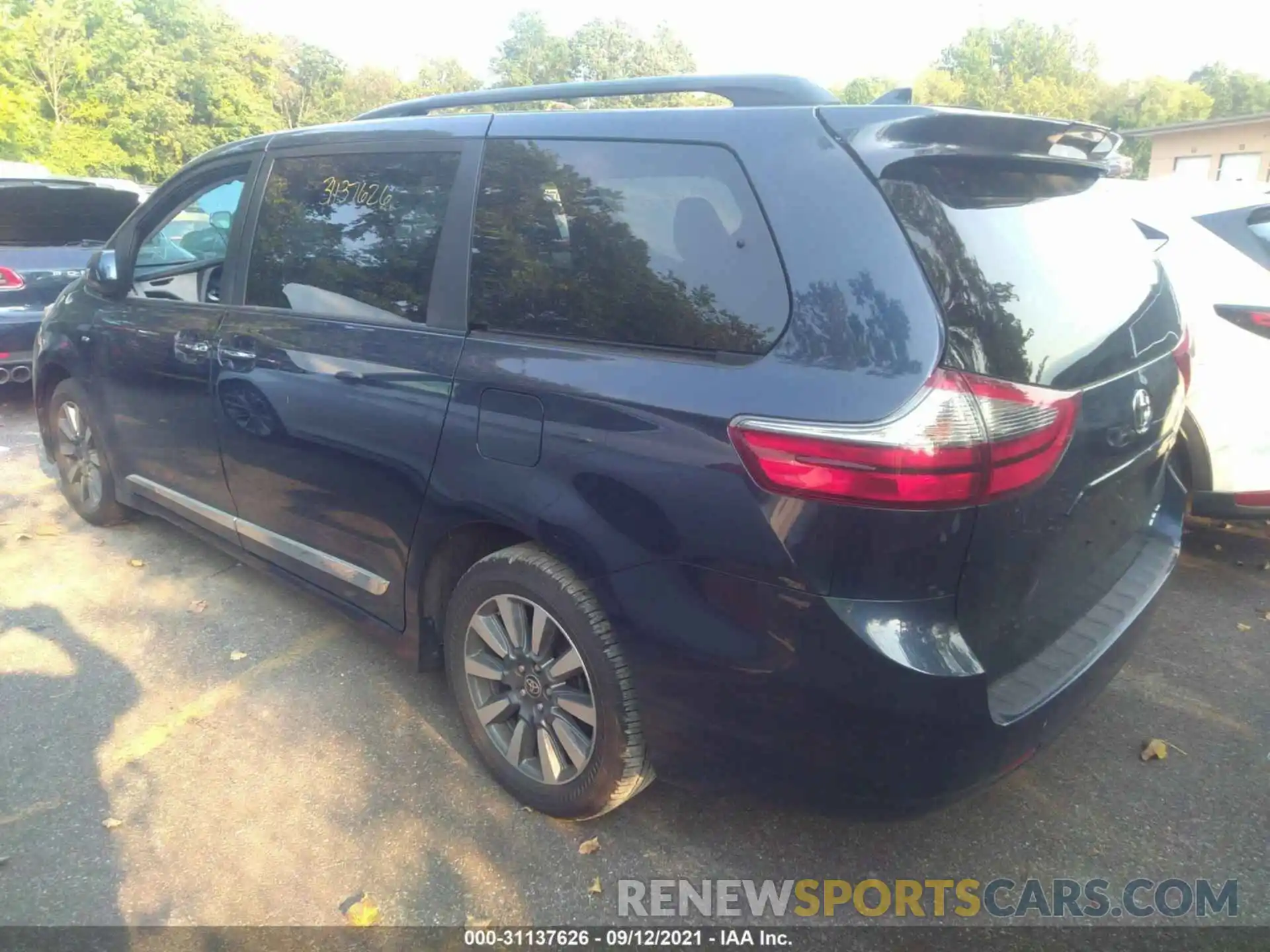 3 Photograph of a damaged car 5TDDZ3DC4LS248234 TOYOTA SIENNA 2020