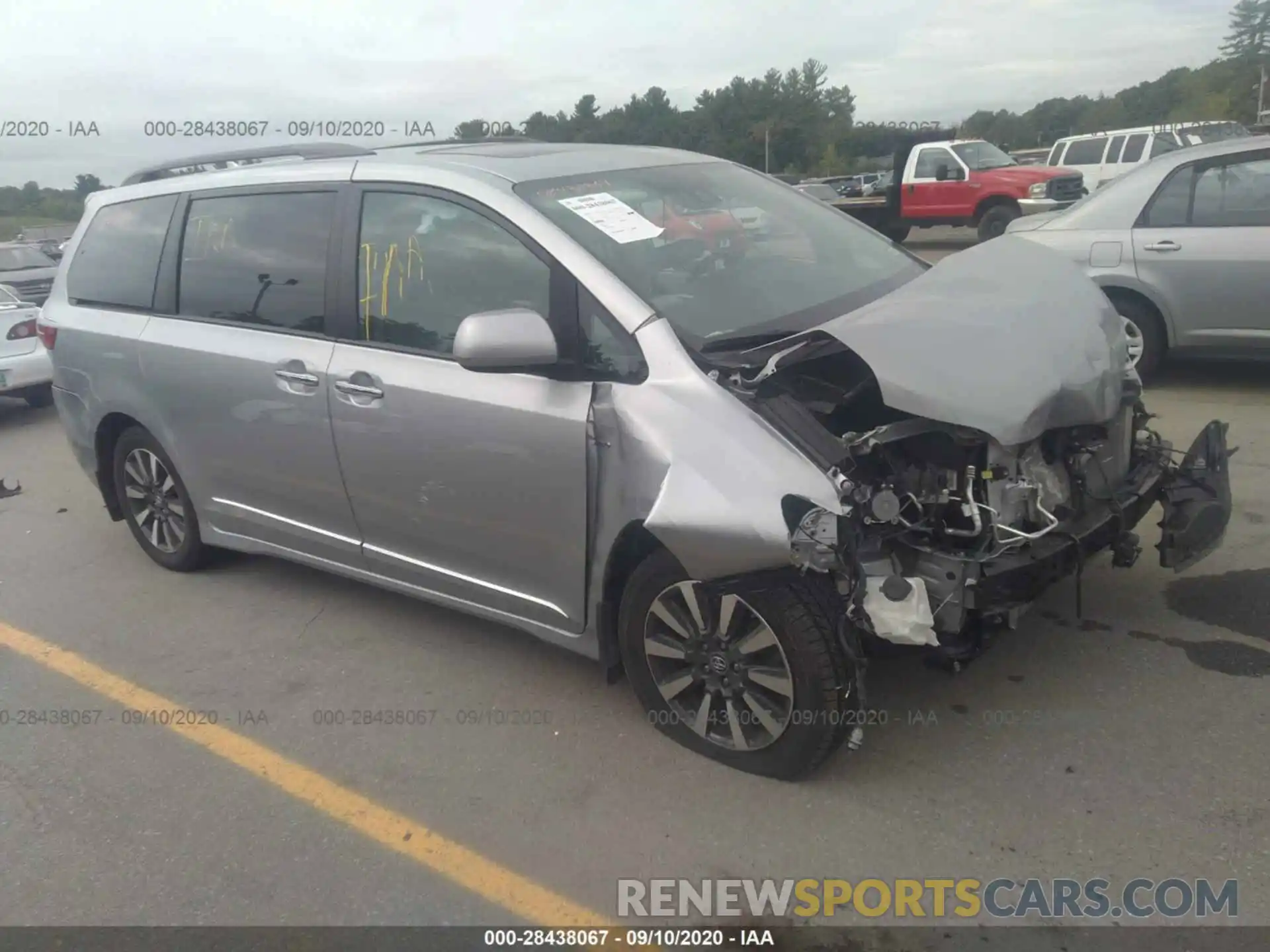 1 Photograph of a damaged car 5TDDZ3DC5LS229370 TOYOTA SIENNA 2020