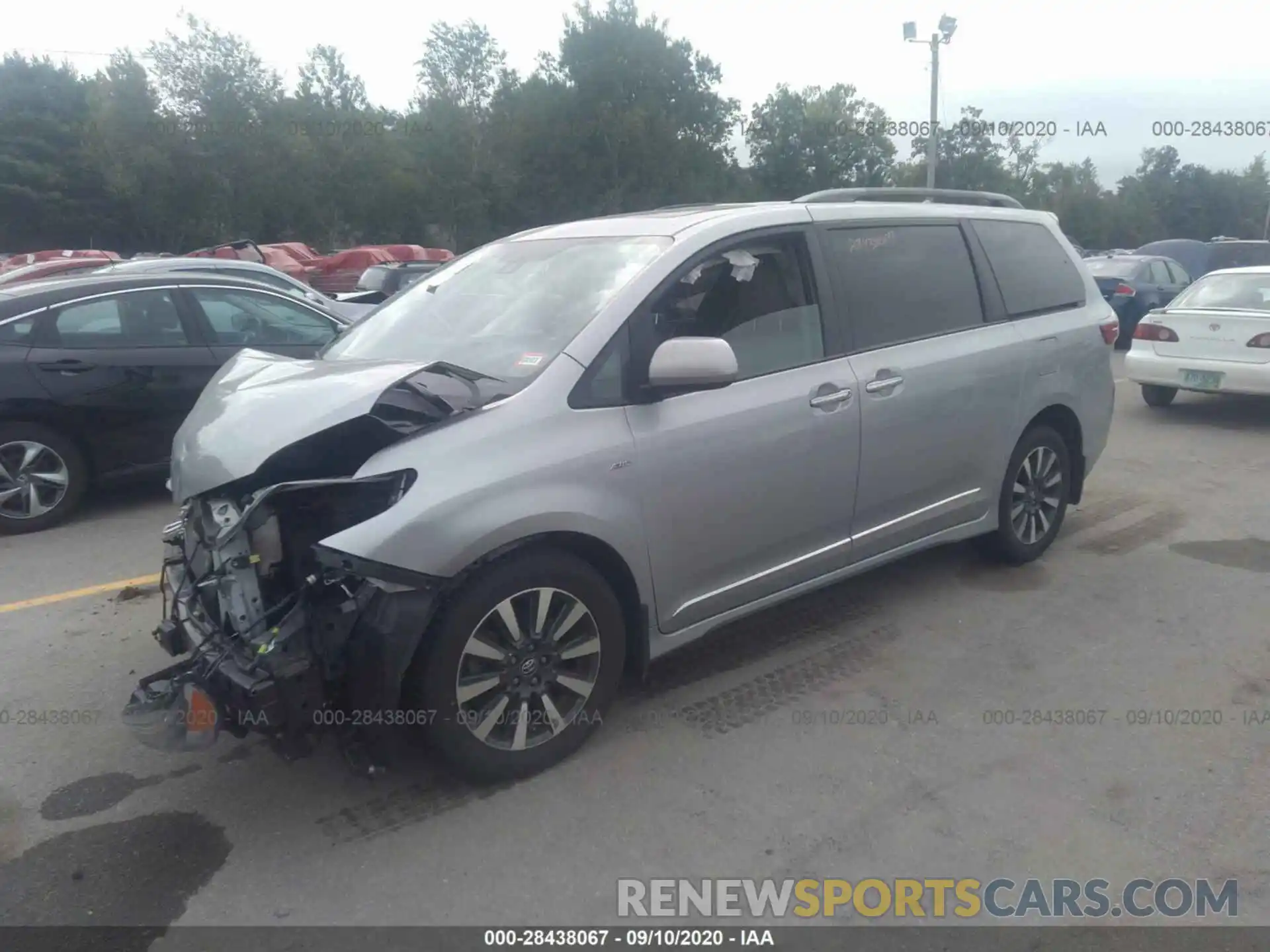 2 Photograph of a damaged car 5TDDZ3DC5LS229370 TOYOTA SIENNA 2020