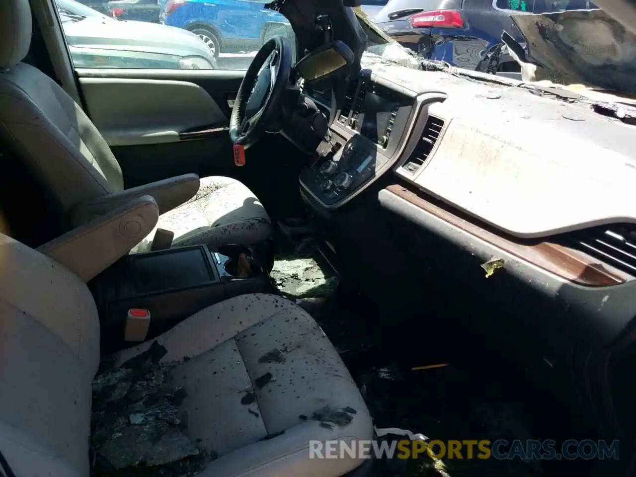 5 Photograph of a damaged car 5TDDZ3DC5LS232625 TOYOTA SIENNA 2020