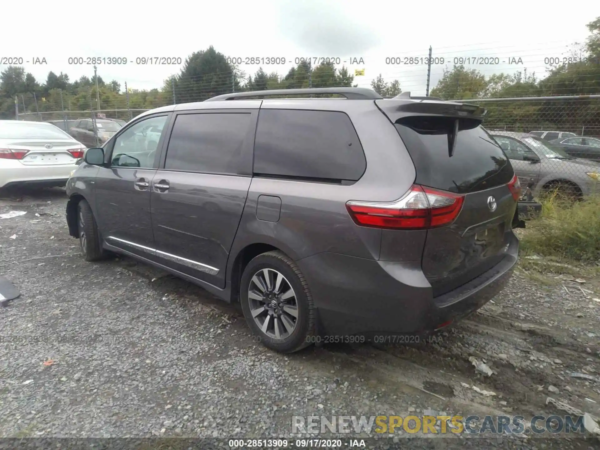 3 Photograph of a damaged car 5TDDZ3DC5LS236531 TOYOTA SIENNA 2020