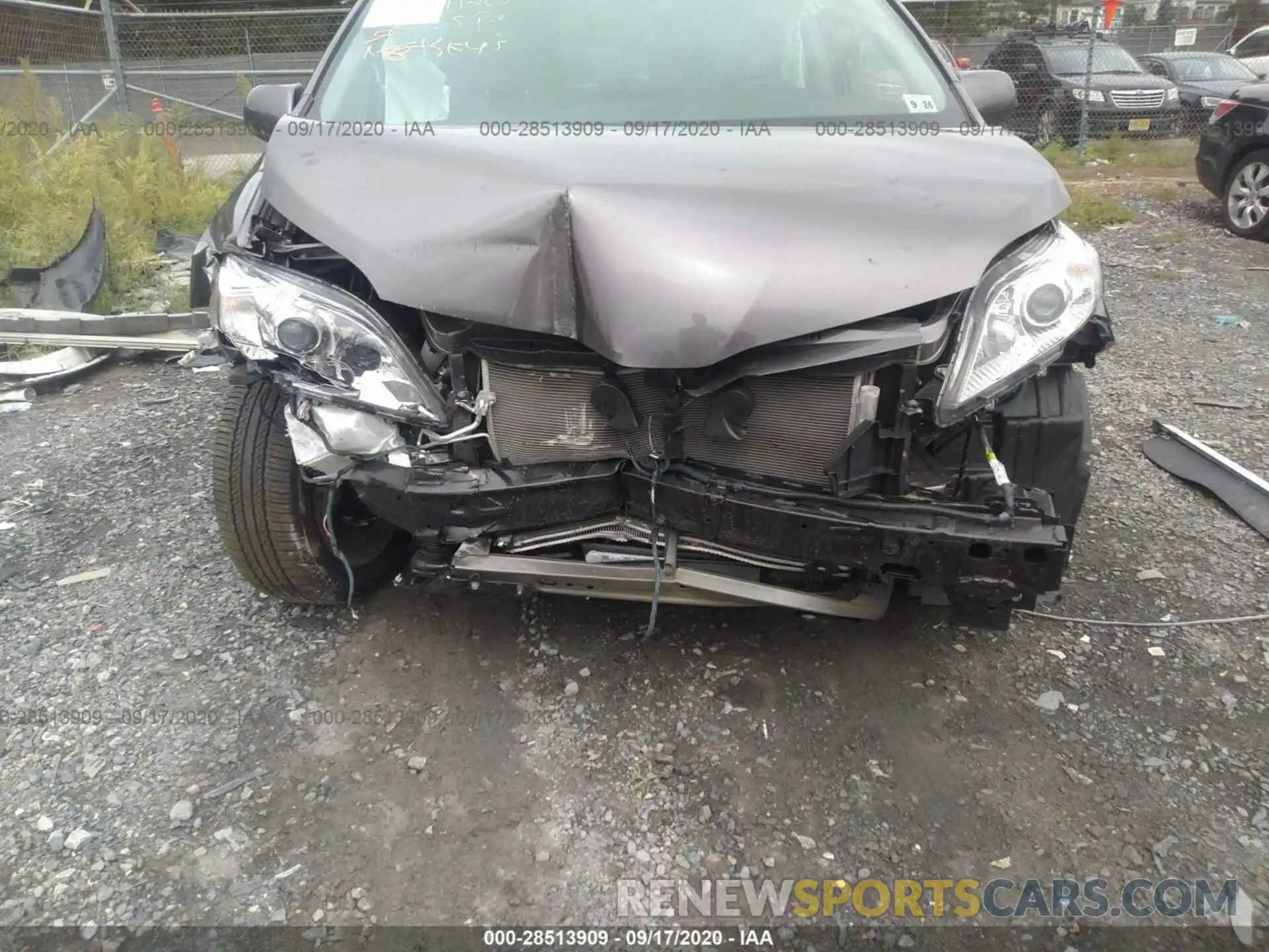 6 Photograph of a damaged car 5TDDZ3DC5LS236531 TOYOTA SIENNA 2020