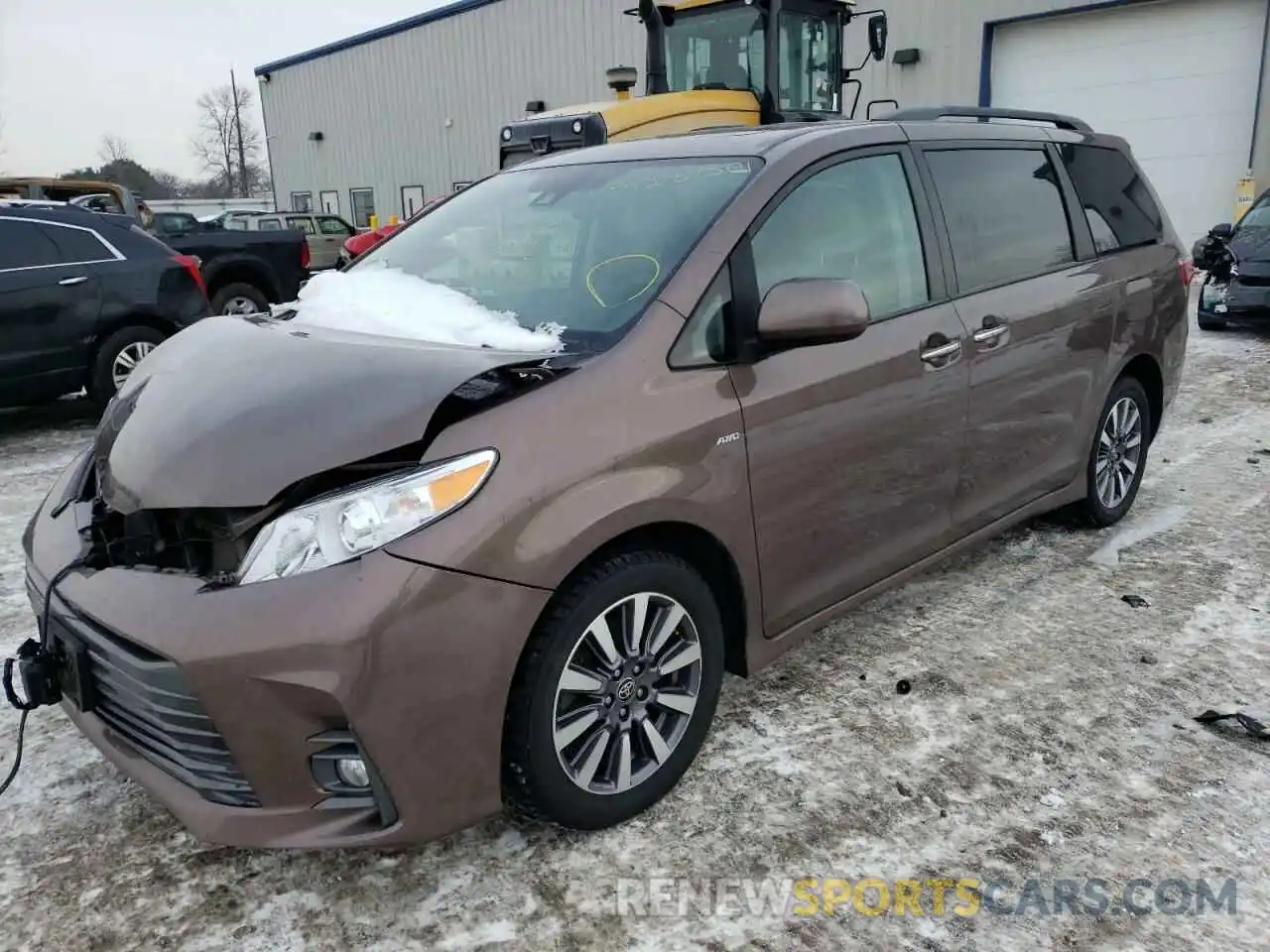 2 Photograph of a damaged car 5TDDZ3DC5LS244841 TOYOTA SIENNA 2020