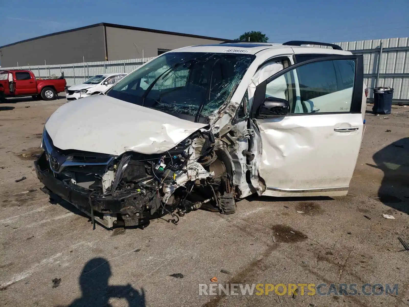 2 Photograph of a damaged car 5TDDZ3DC6LS228454 TOYOTA SIENNA 2020