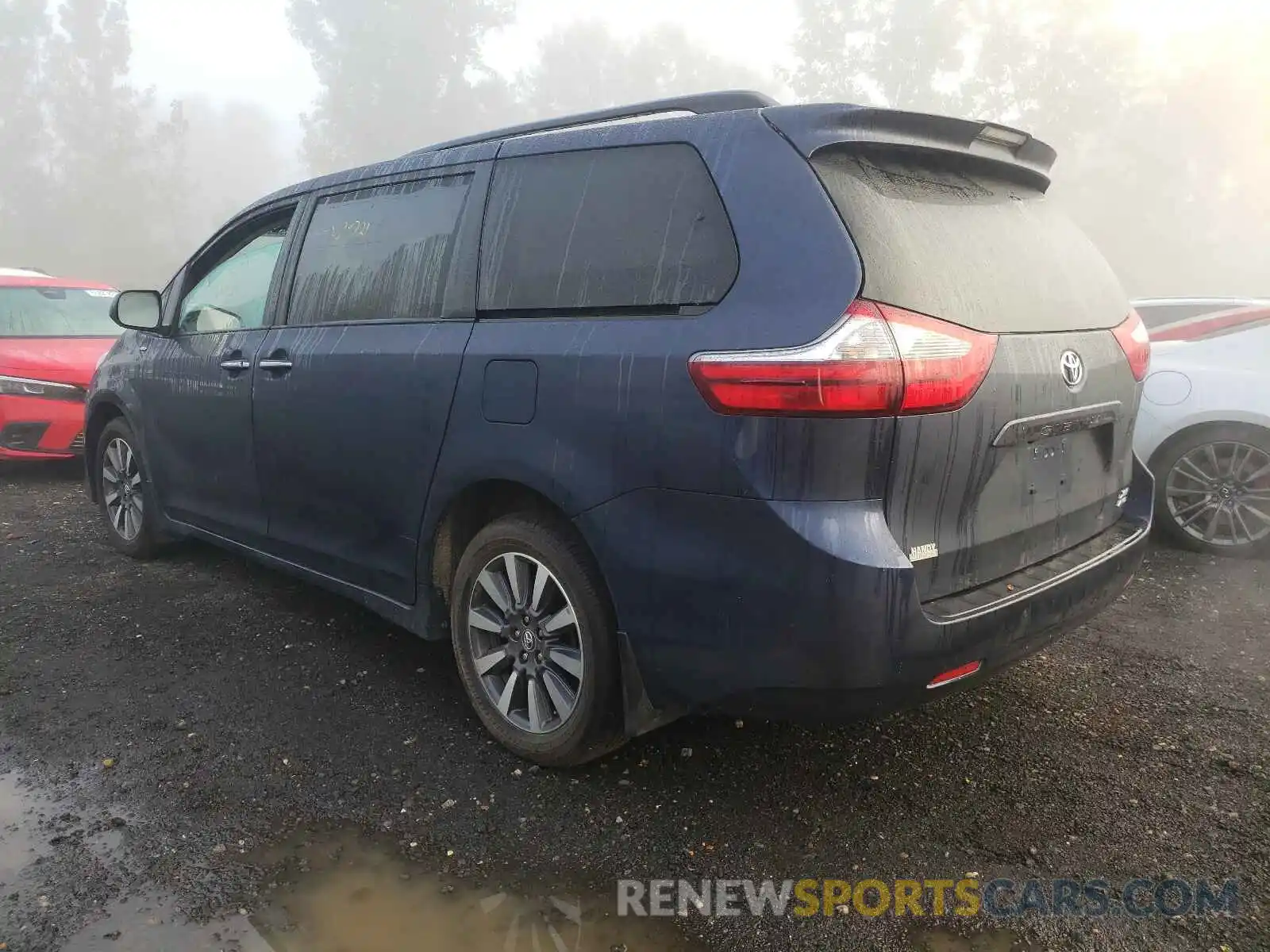 3 Photograph of a damaged car 5TDDZ3DC6LS233363 TOYOTA SIENNA 2020