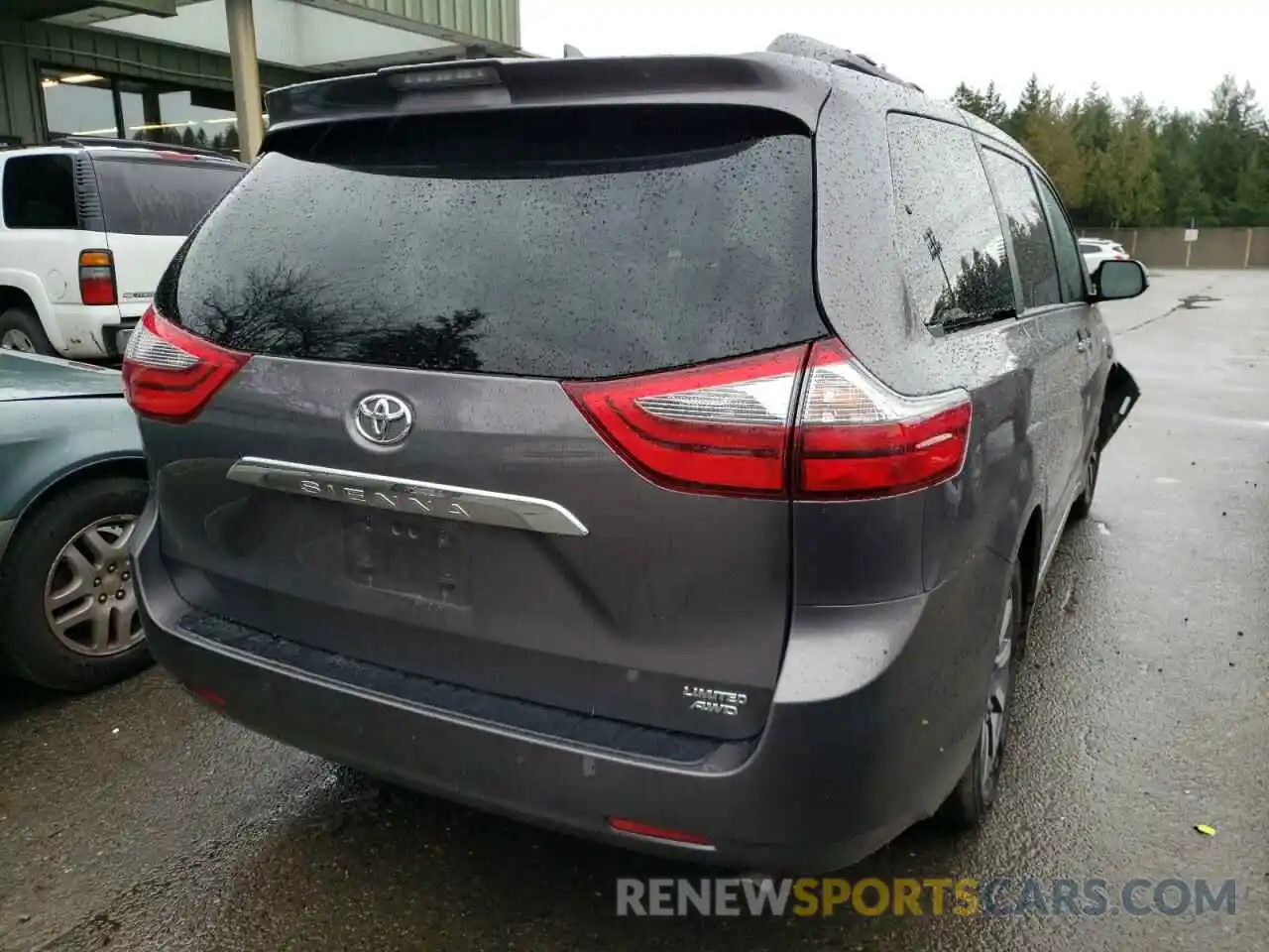 4 Photograph of a damaged car 5TDDZ3DC6LS246856 TOYOTA SIENNA 2020