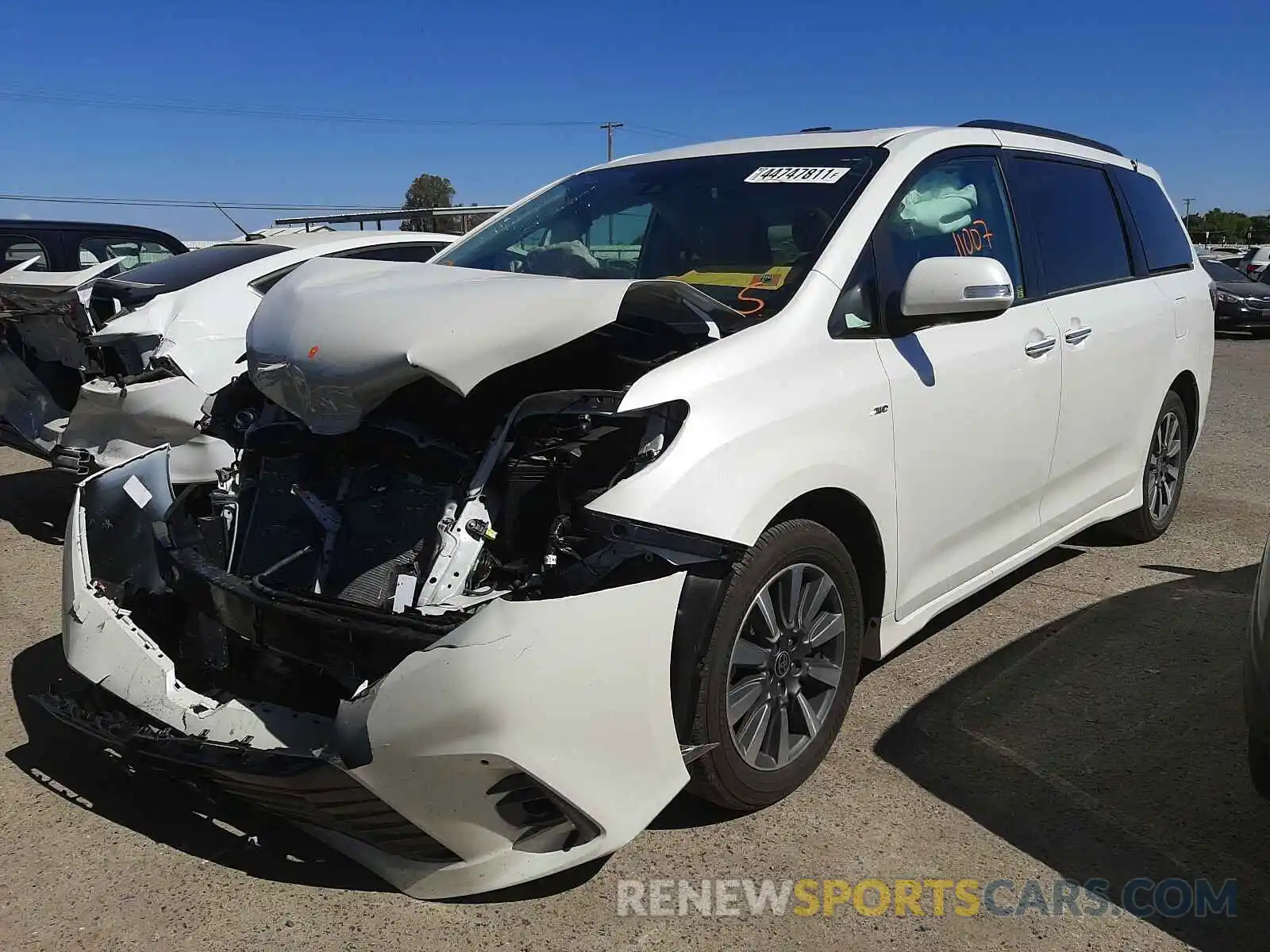 2 Photograph of a damaged car 5TDDZ3DC6LS249773 TOYOTA SIENNA 2020