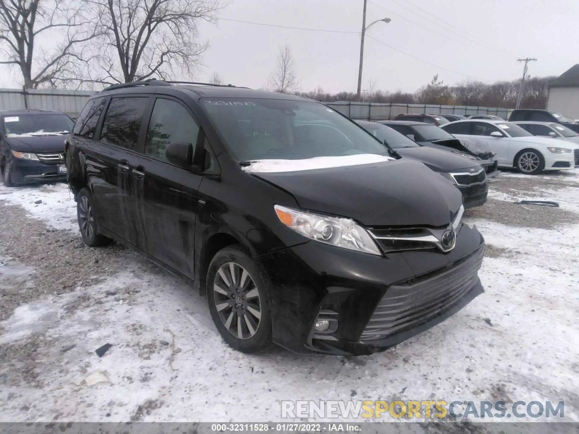 1 Photograph of a damaged car 5TDDZ3DC6LS251183 TOYOTA SIENNA 2020