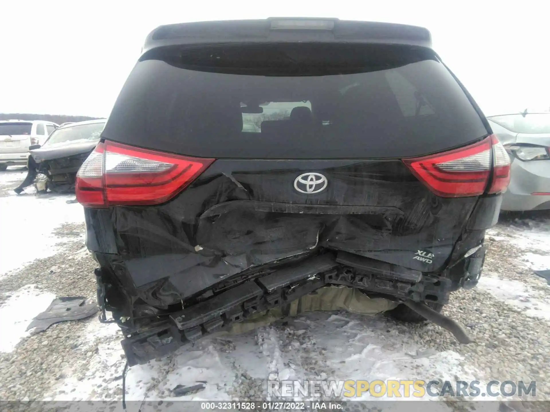 6 Photograph of a damaged car 5TDDZ3DC6LS251183 TOYOTA SIENNA 2020