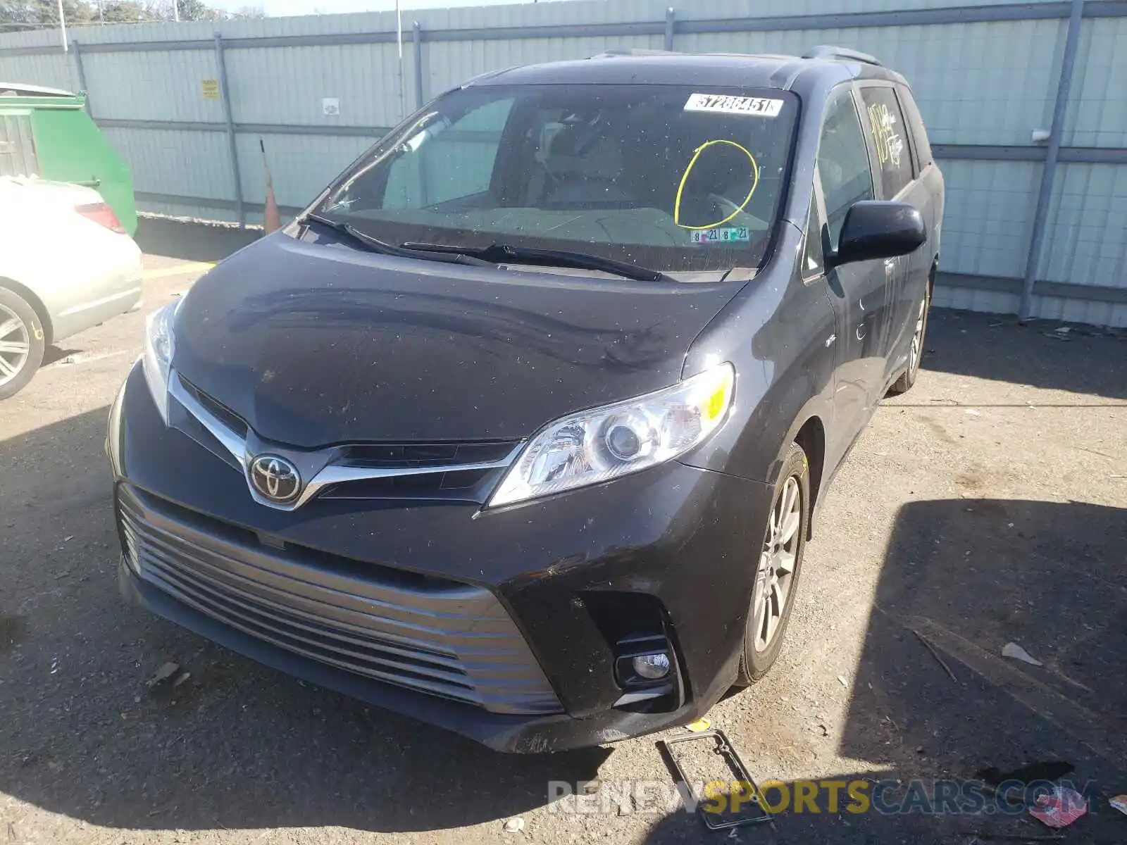 2 Photograph of a damaged car 5TDDZ3DC7LS230245 TOYOTA SIENNA 2020