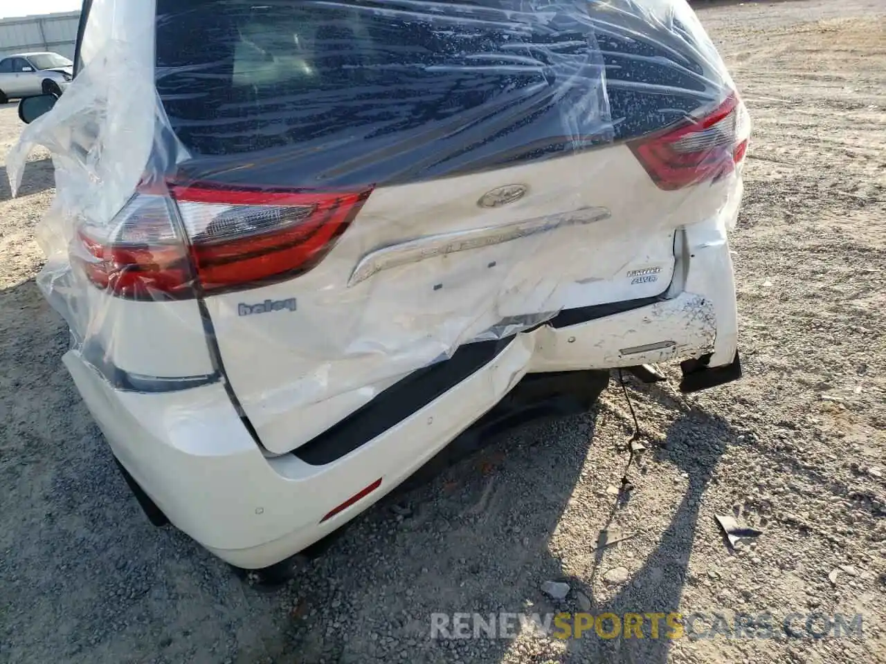 9 Photograph of a damaged car 5TDDZ3DC7LS237924 TOYOTA SIENNA 2020