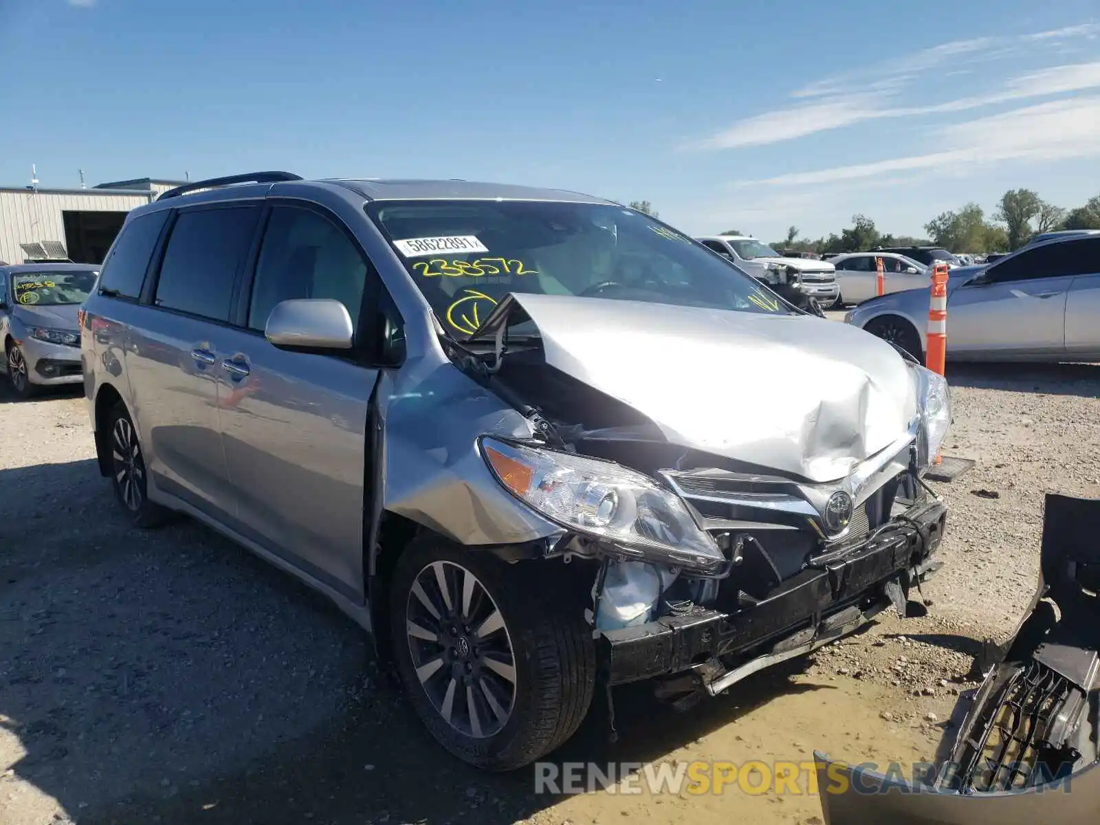 1 Photograph of a damaged car 5TDDZ3DC7LS238572 TOYOTA SIENNA 2020